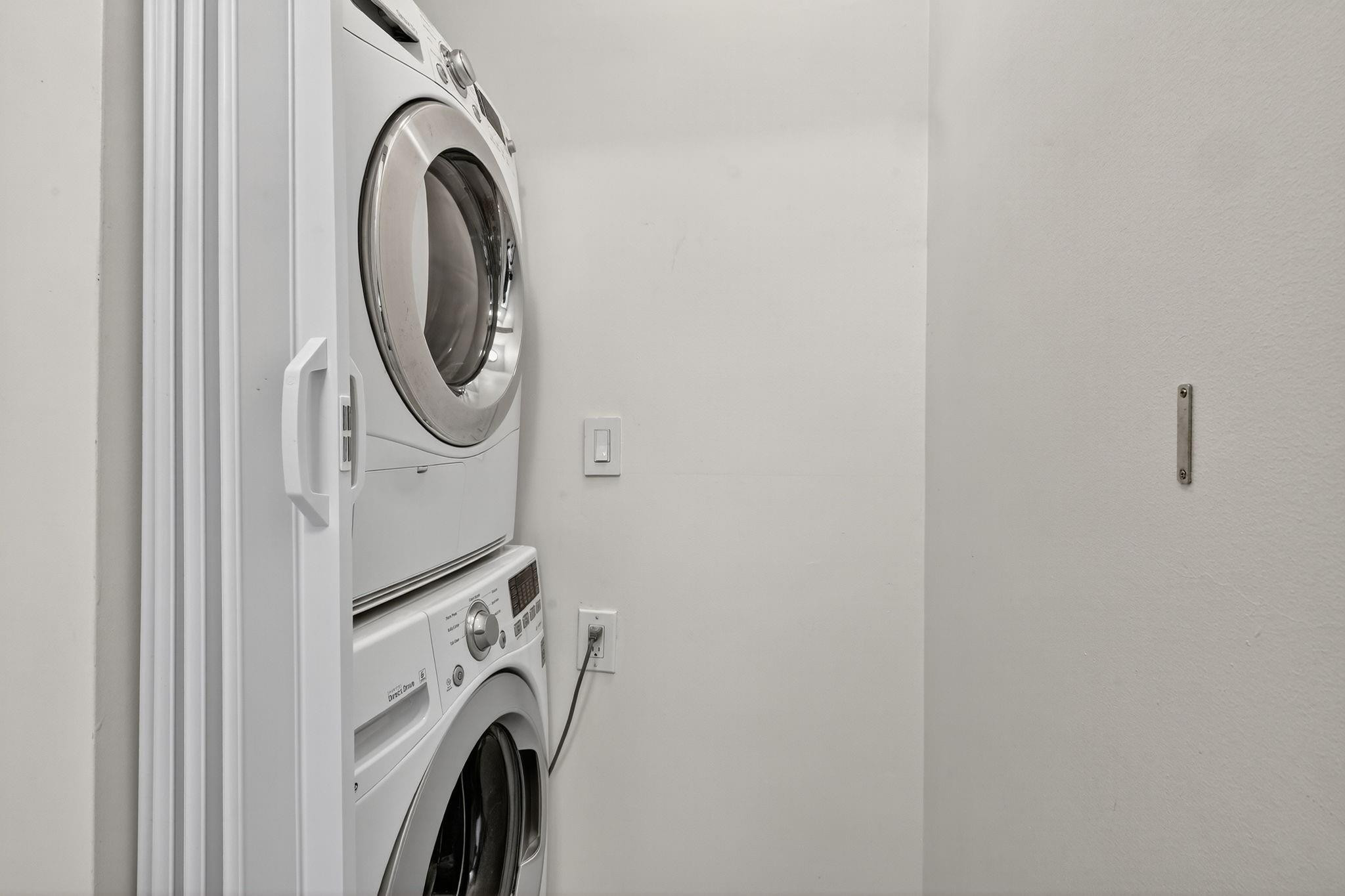 44 Cocoanut Row 507A