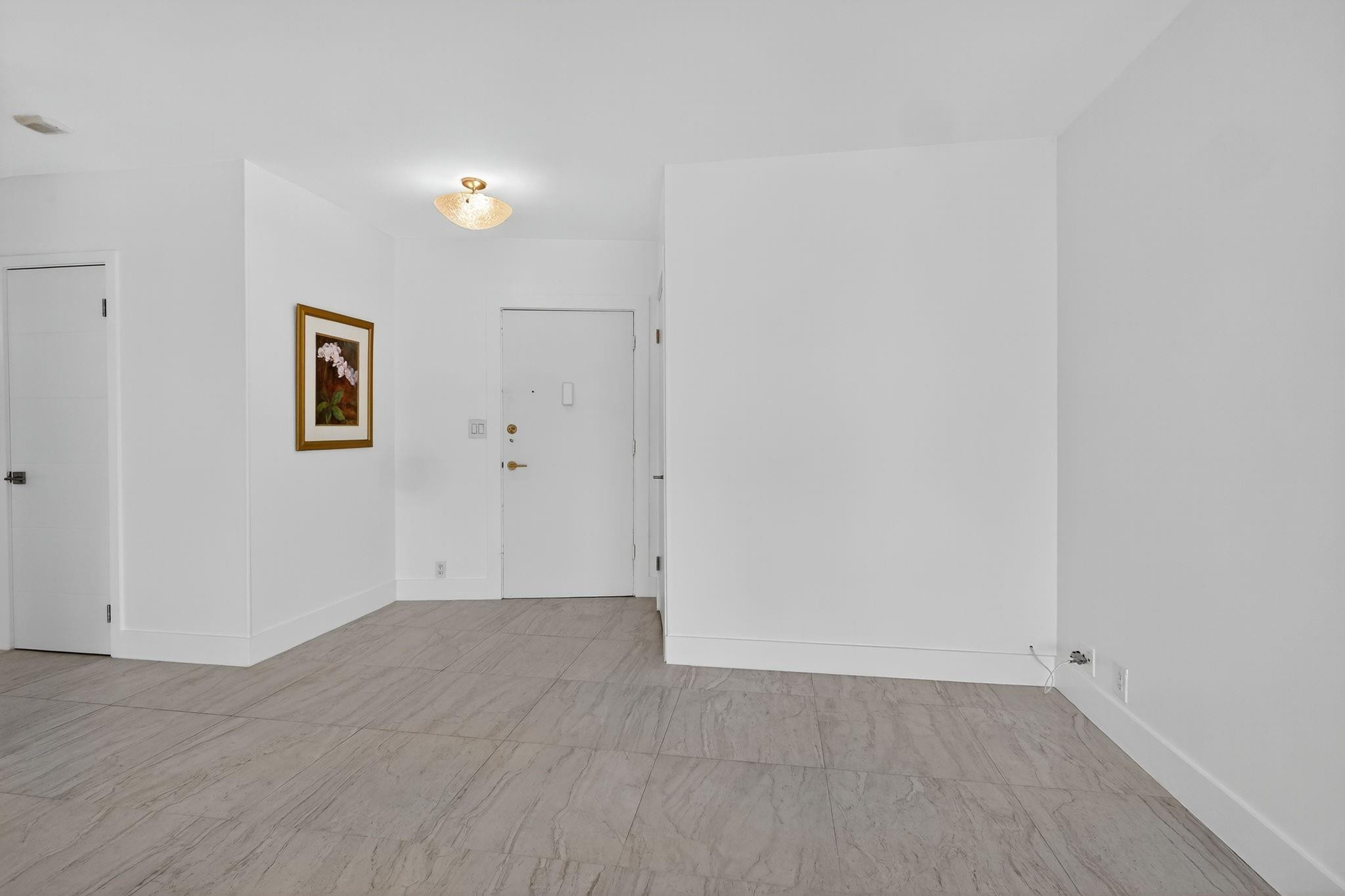 44 Cocoanut Row 507A