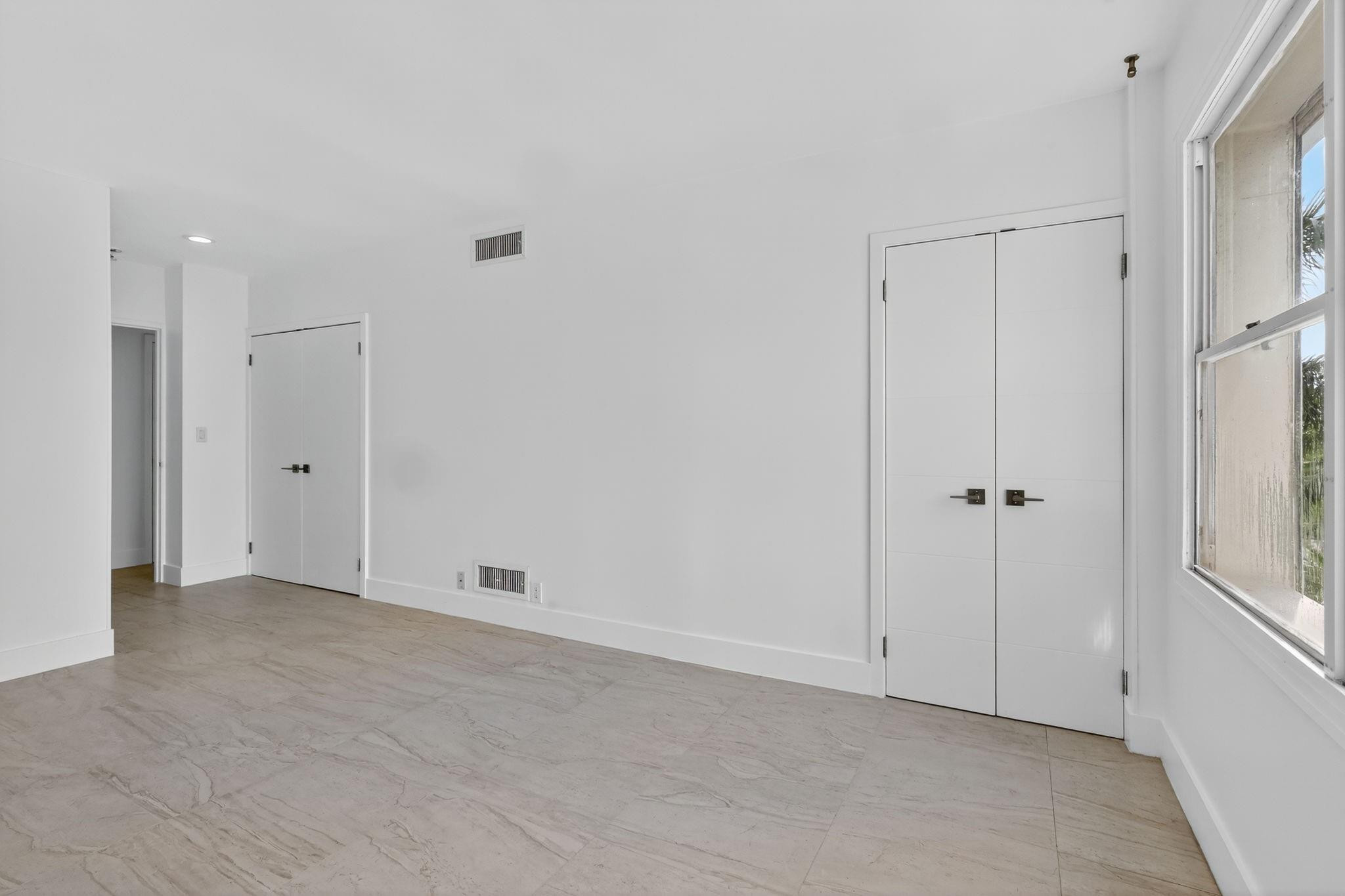 44 Cocoanut Row 507A