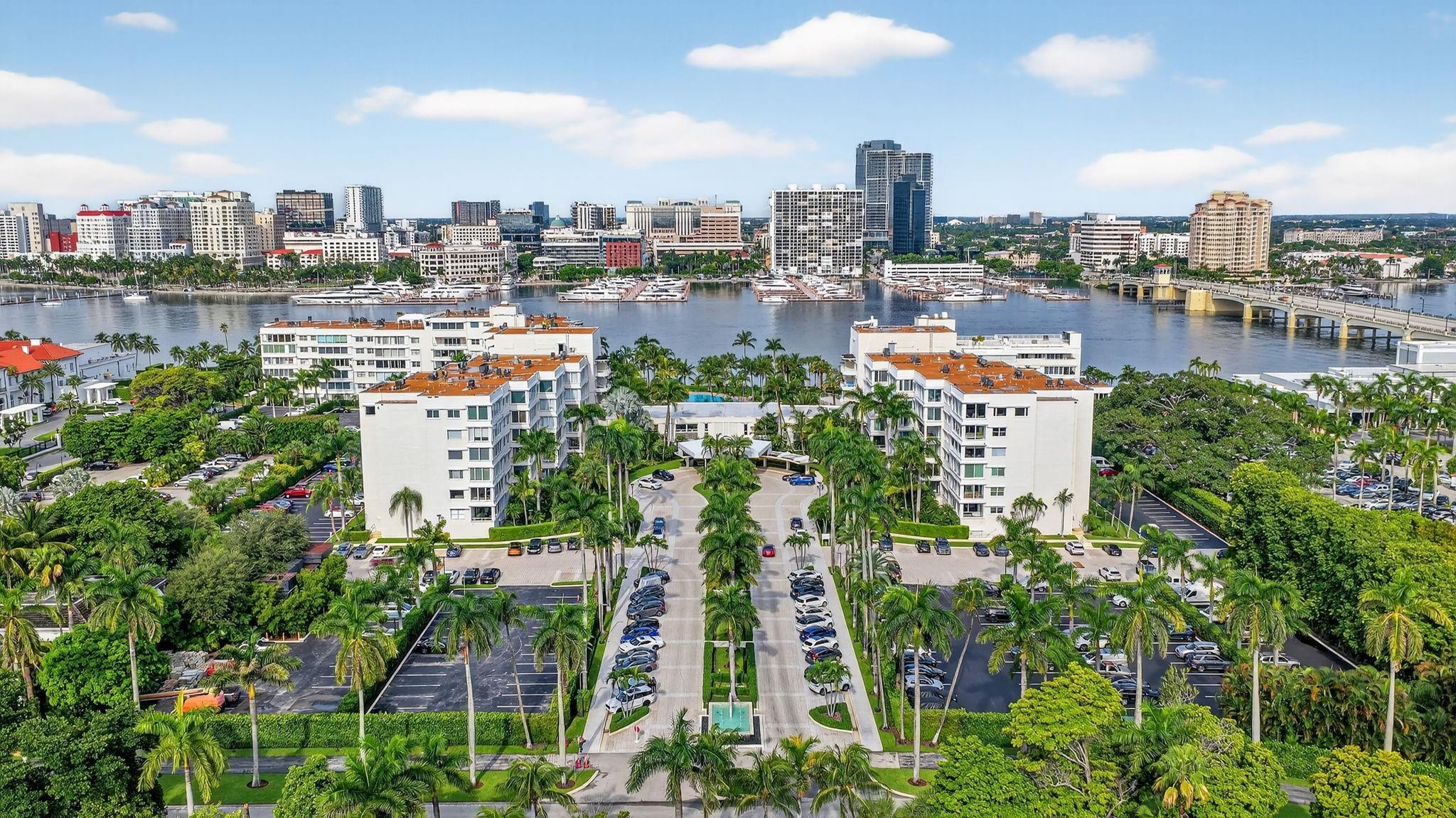 44 Cocoanut Row 507A