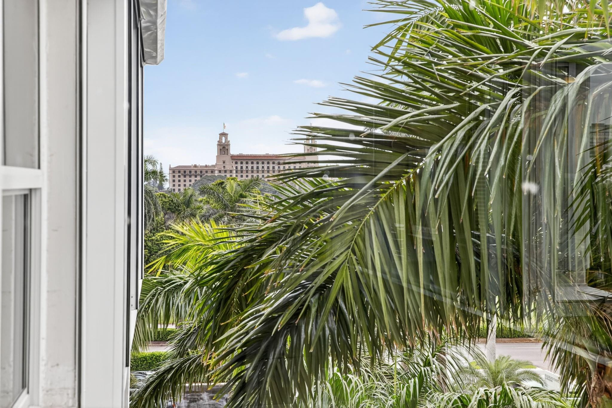 44 Cocoanut Row 507A