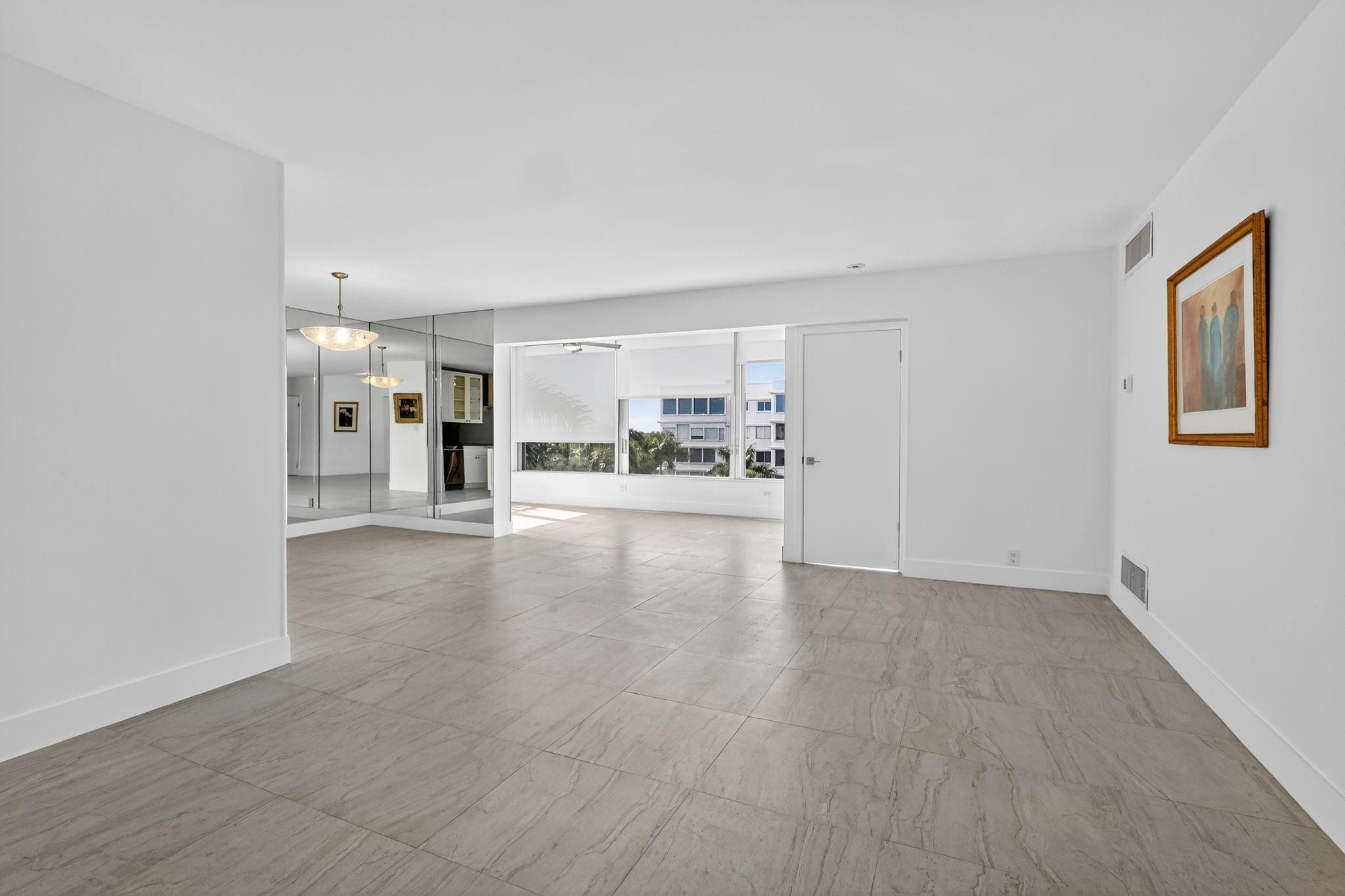 44 Cocoanut Row 507A