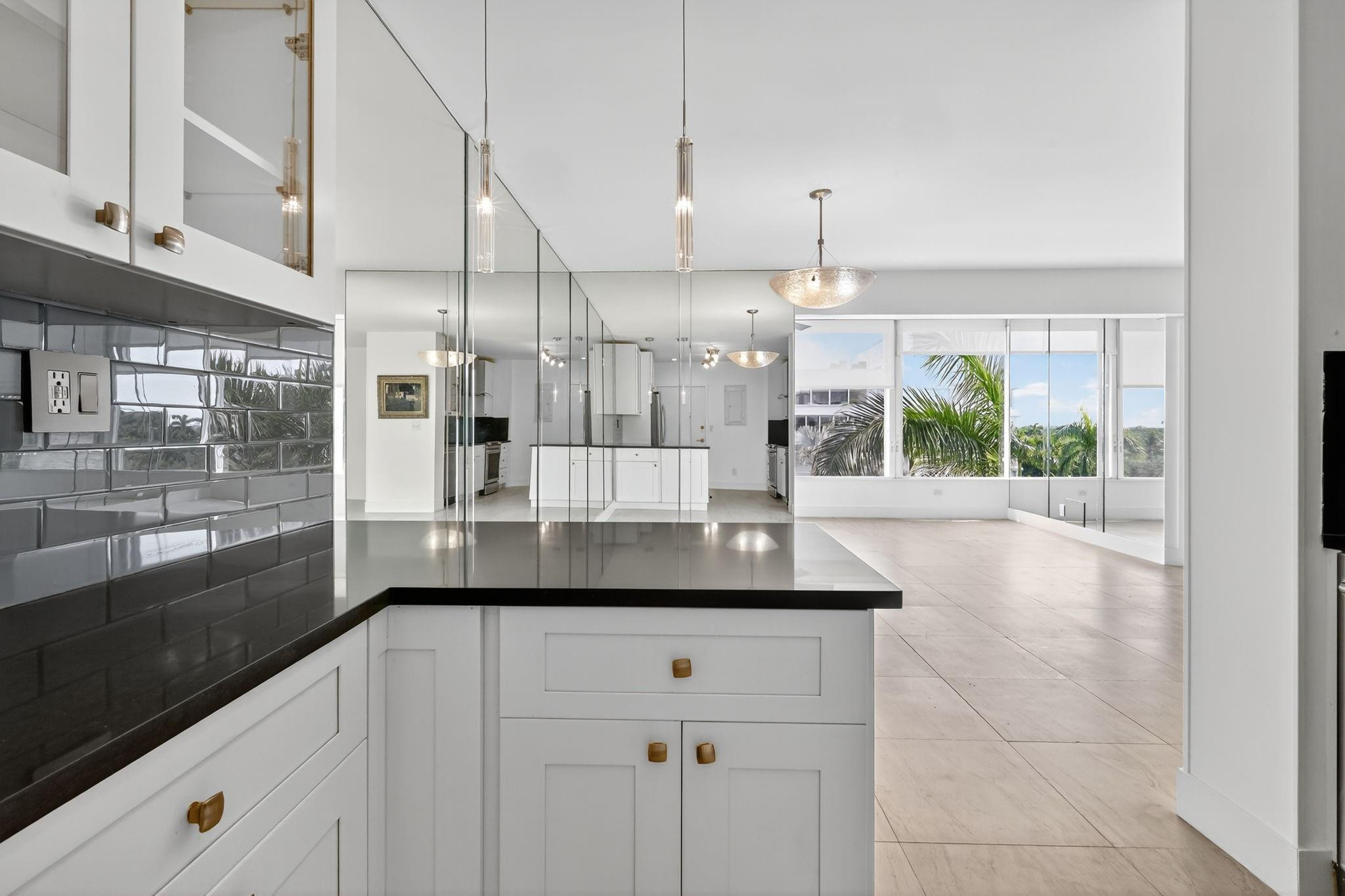 44 Cocoanut Row 507A