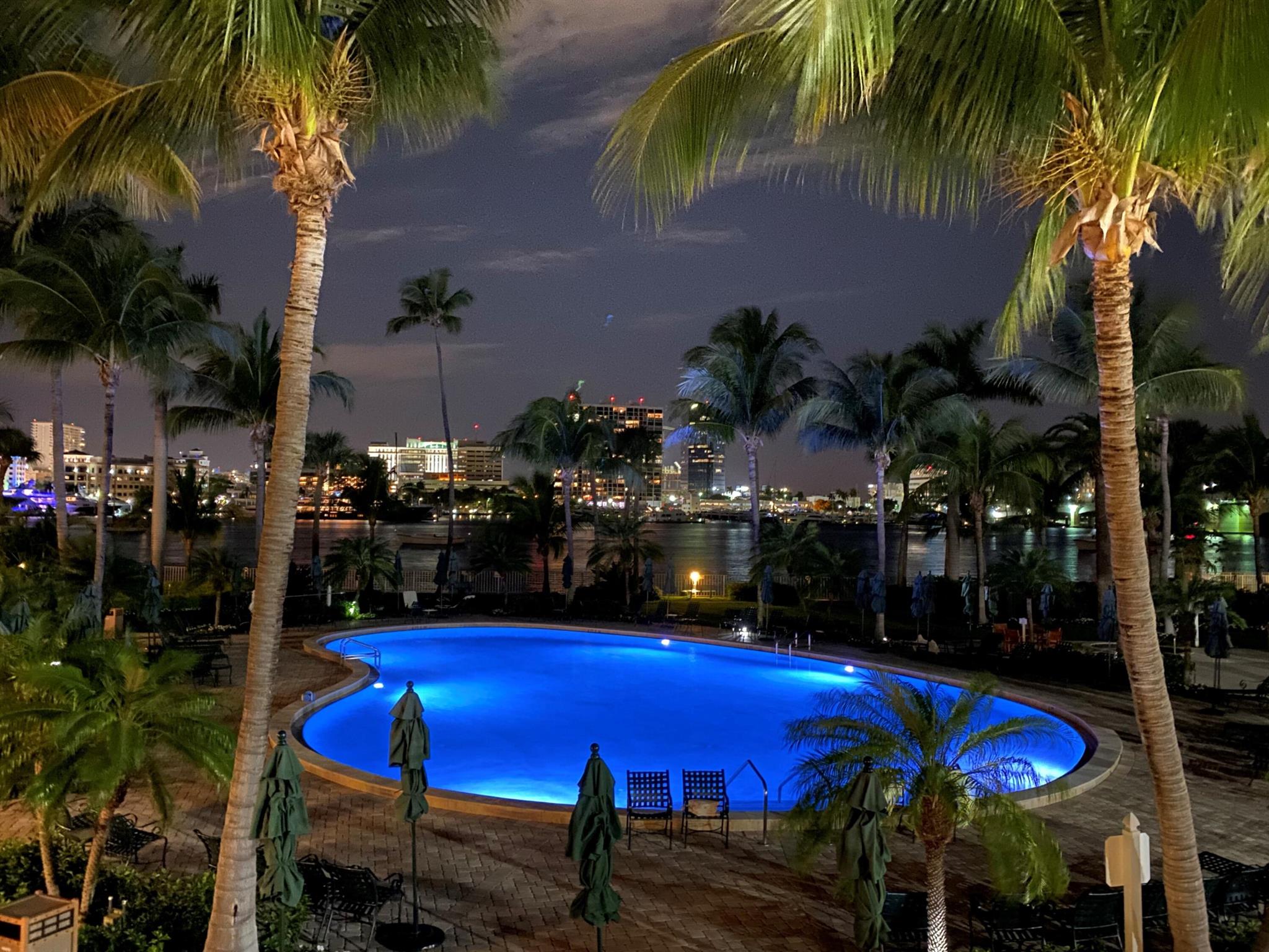 44 Cocoanut Row 215/216 A