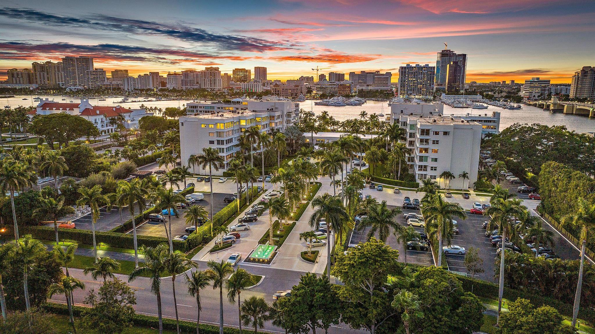 44 Cocoanut Row 215/216 A