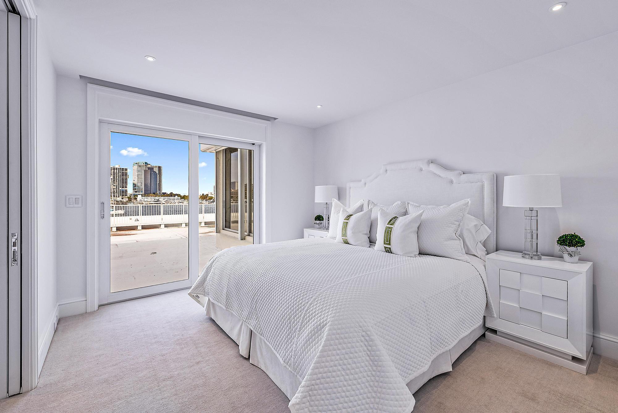 44 Cocoanut Row 215/216 A