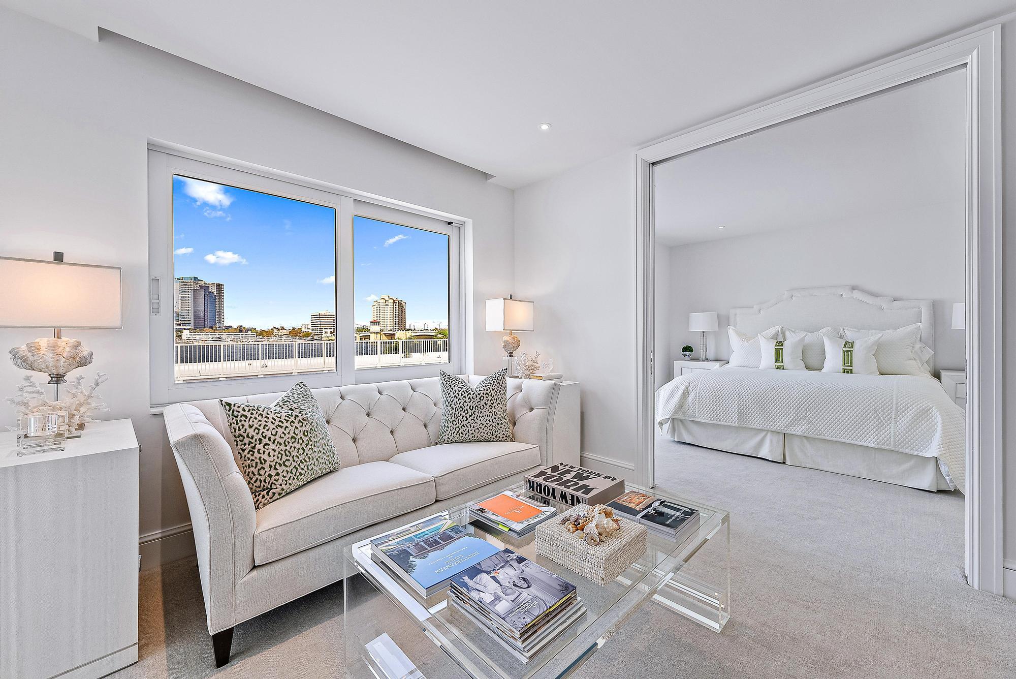 44 Cocoanut Row 215/216 A