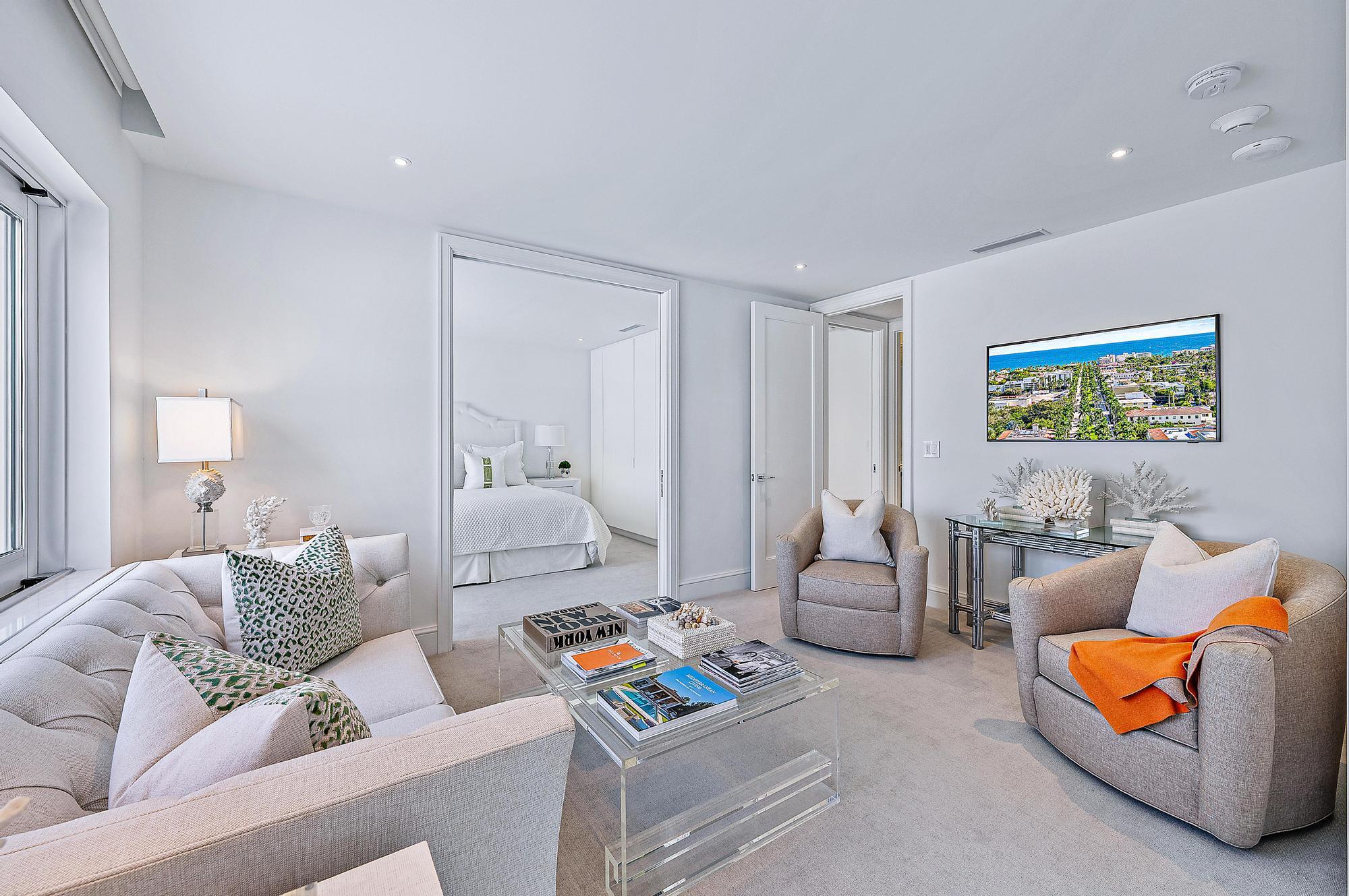 44 Cocoanut Row 215/216 A