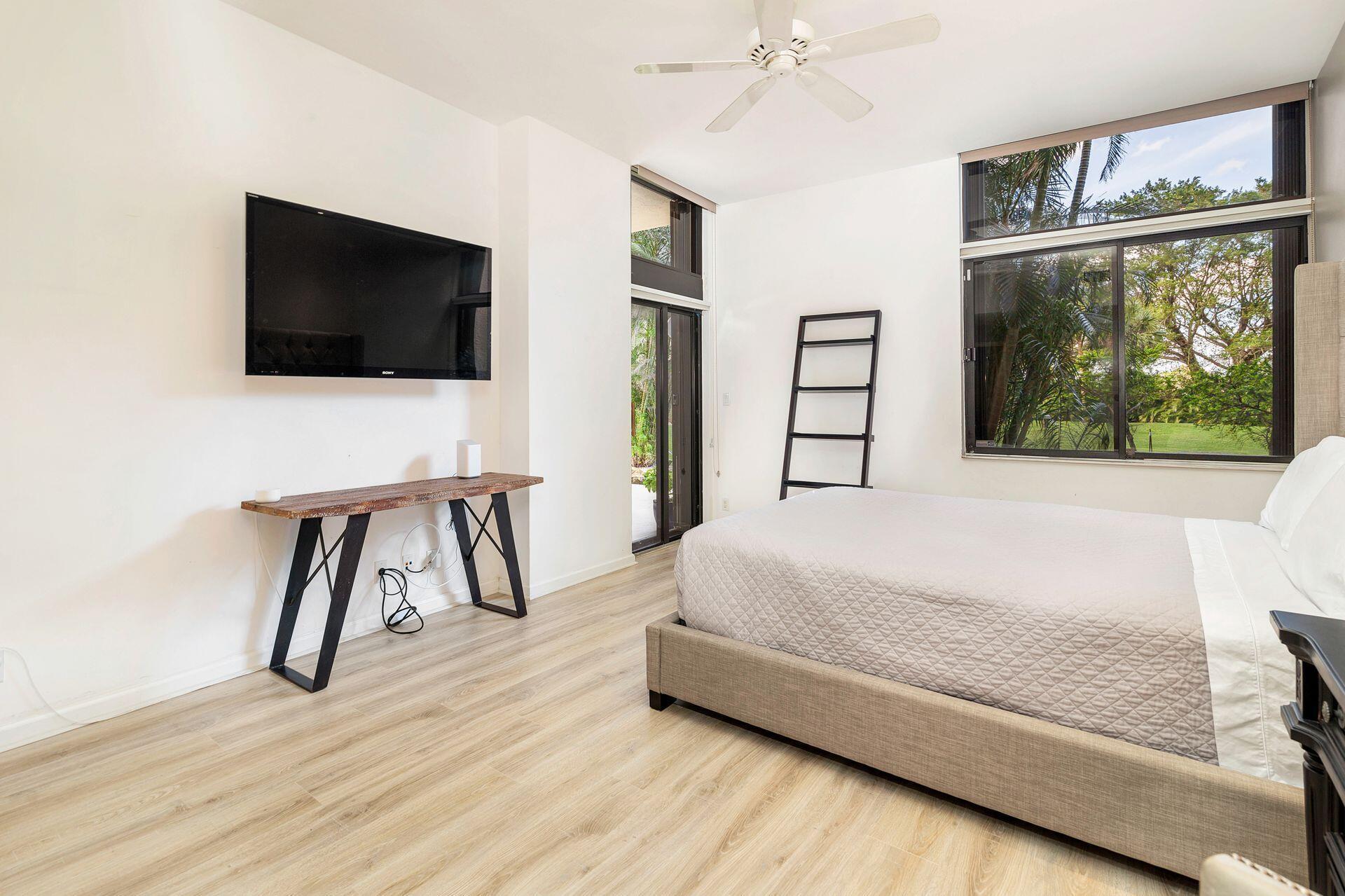 2480 Presidential Way 101