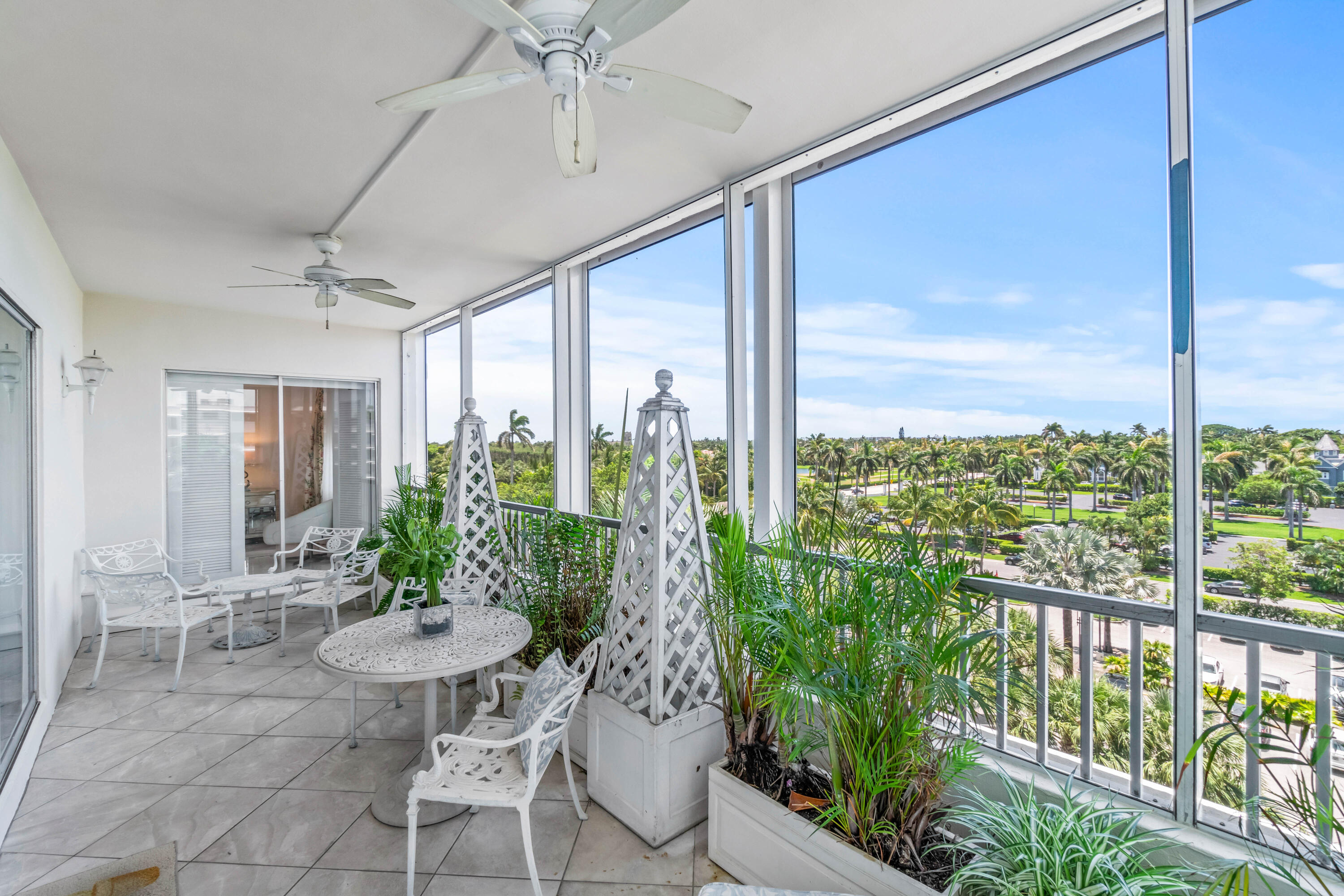 44 Cocoanut Row 503/504 B