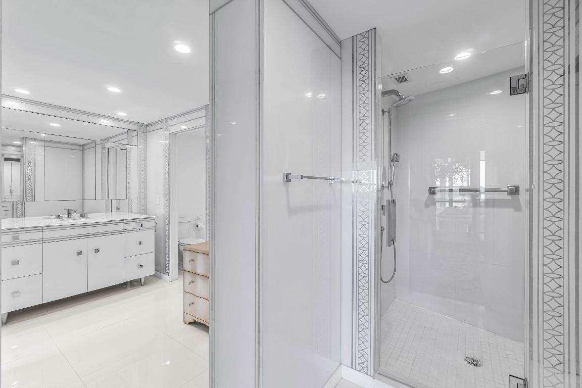 44 Cocoanut Row 503/504 B