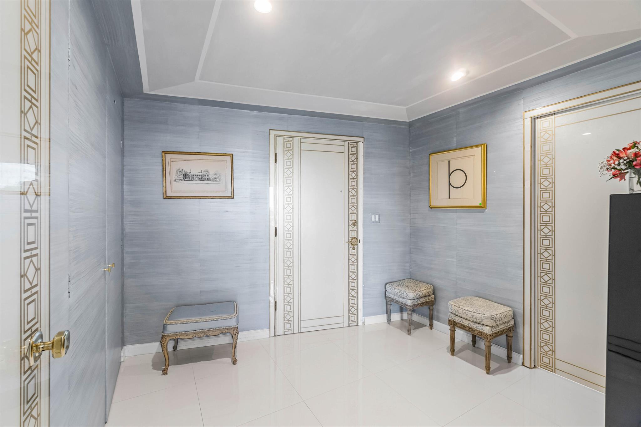 44 Cocoanut Row 503/504 B