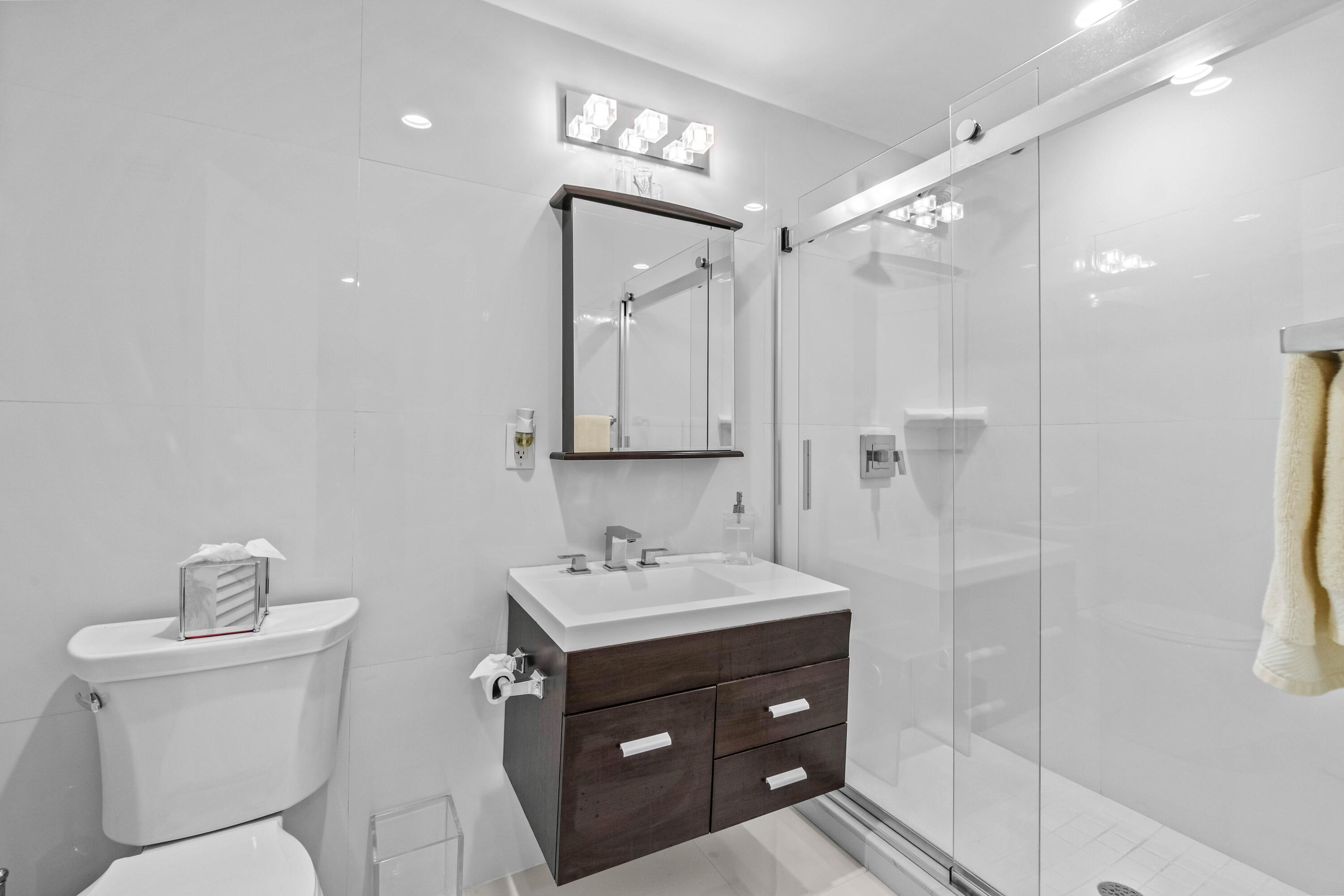 44 Cocoanut Row 503/504 B