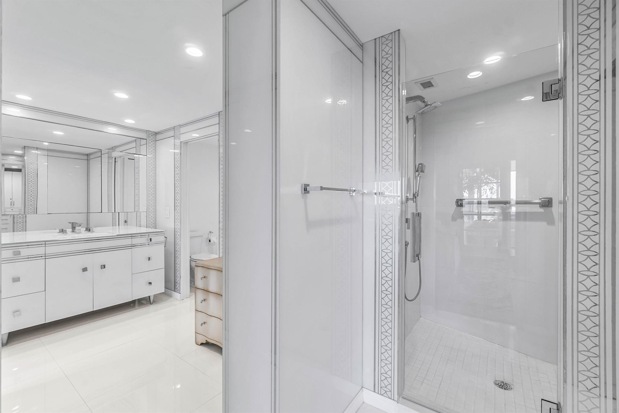 44 Cocoanut Row 503/504 B