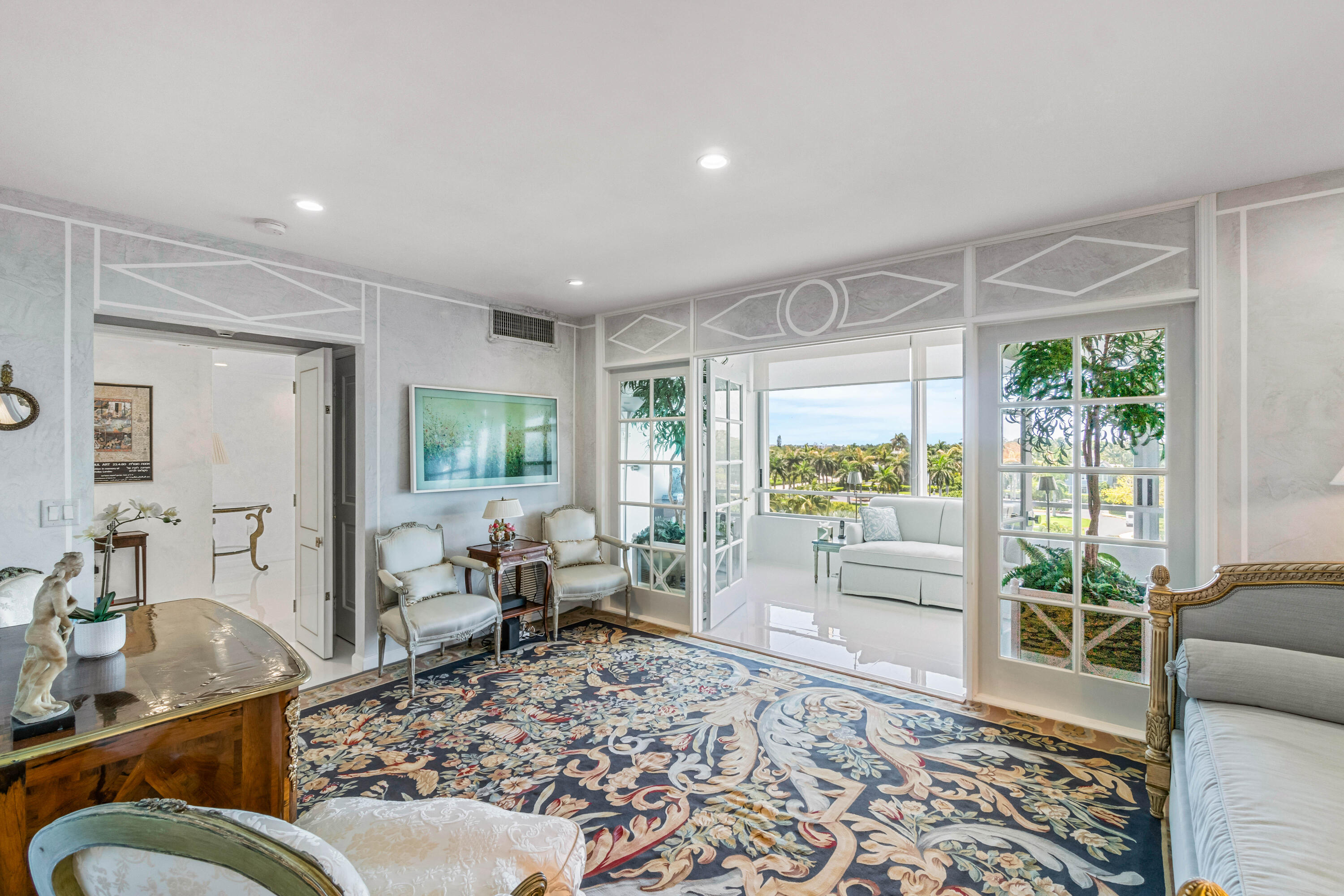 44 Cocoanut Row 503/504 B