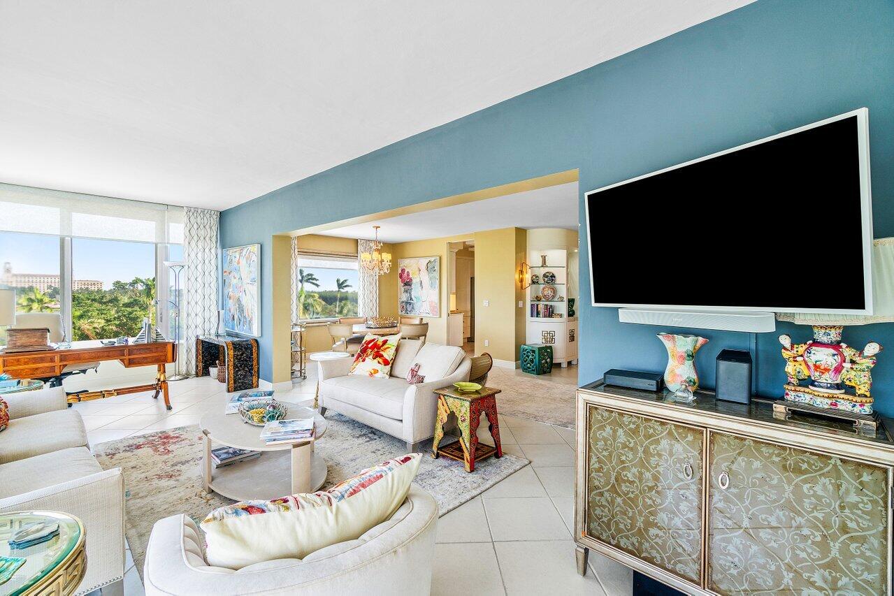 44 Cocoanut Row B 505