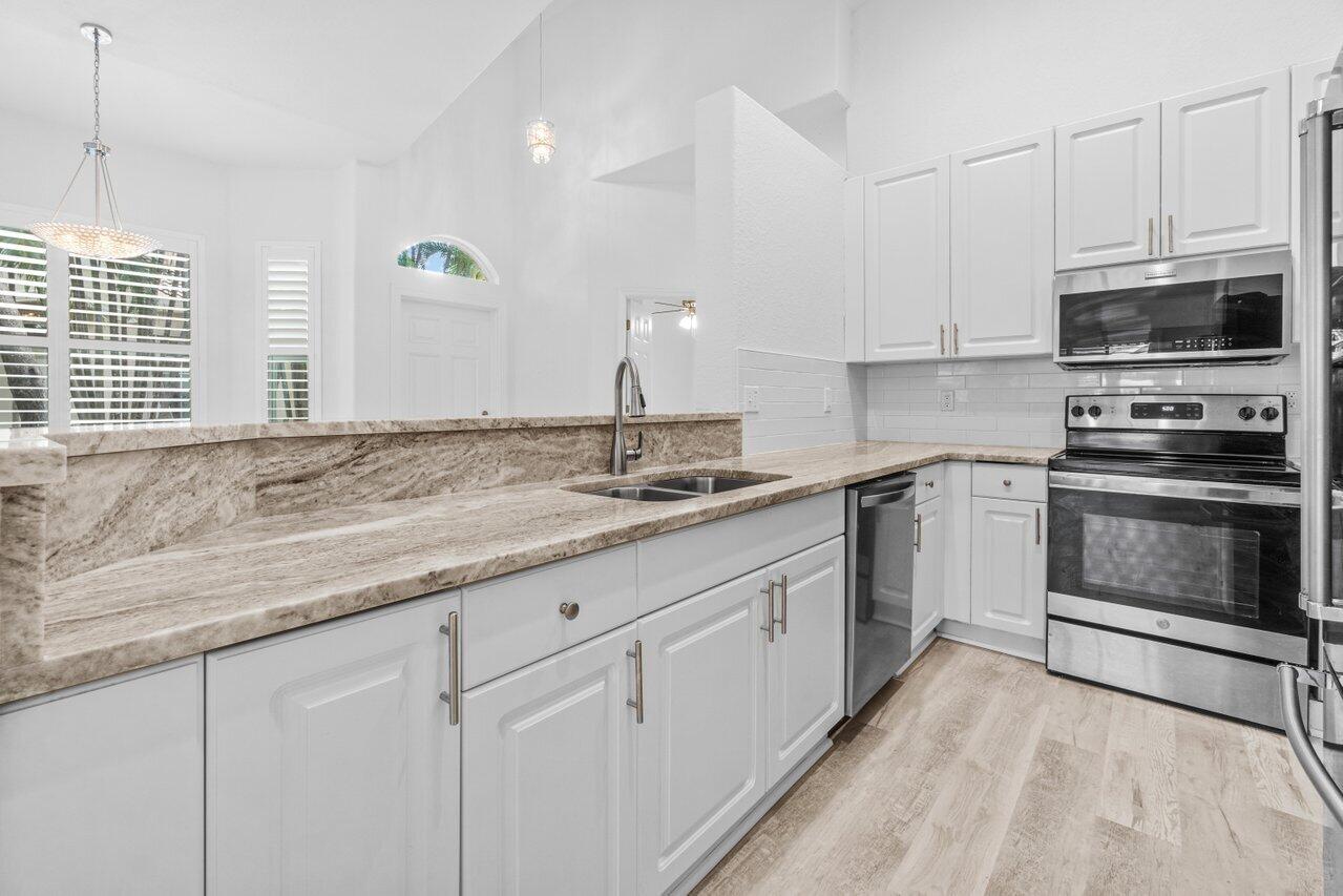 2560 Sandy Cay