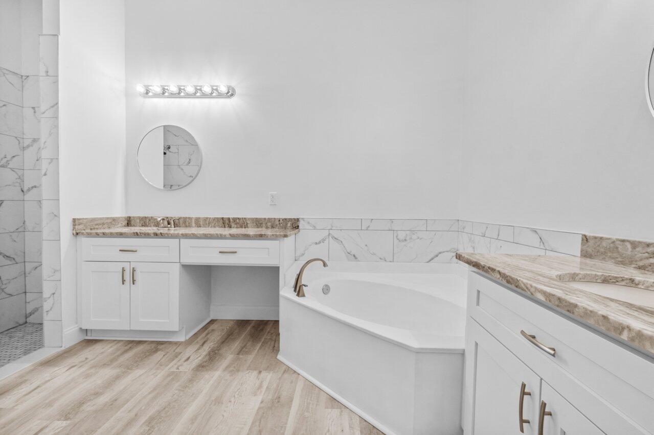 2560 Sandy Cay