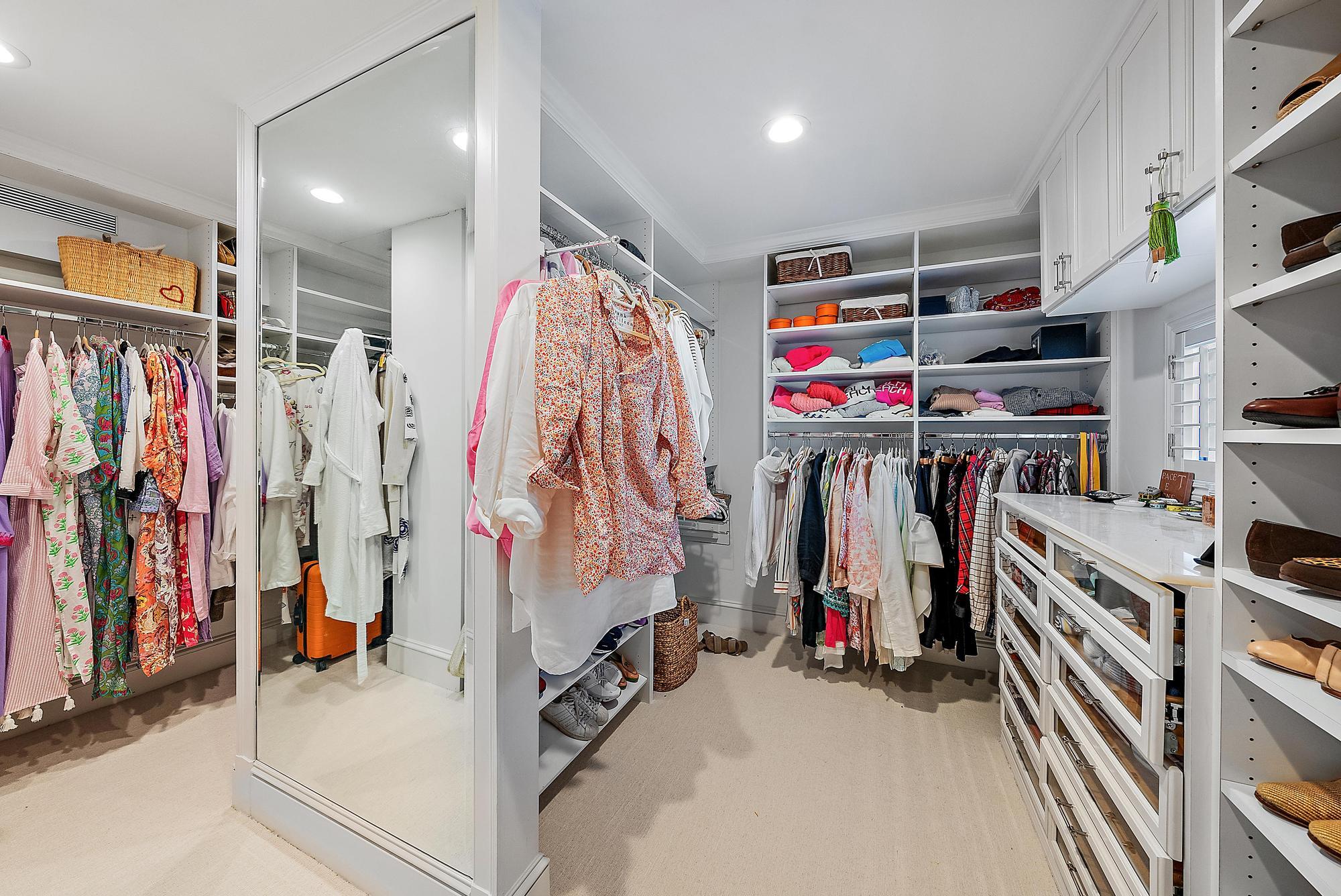 44 Cocoanut Row B310