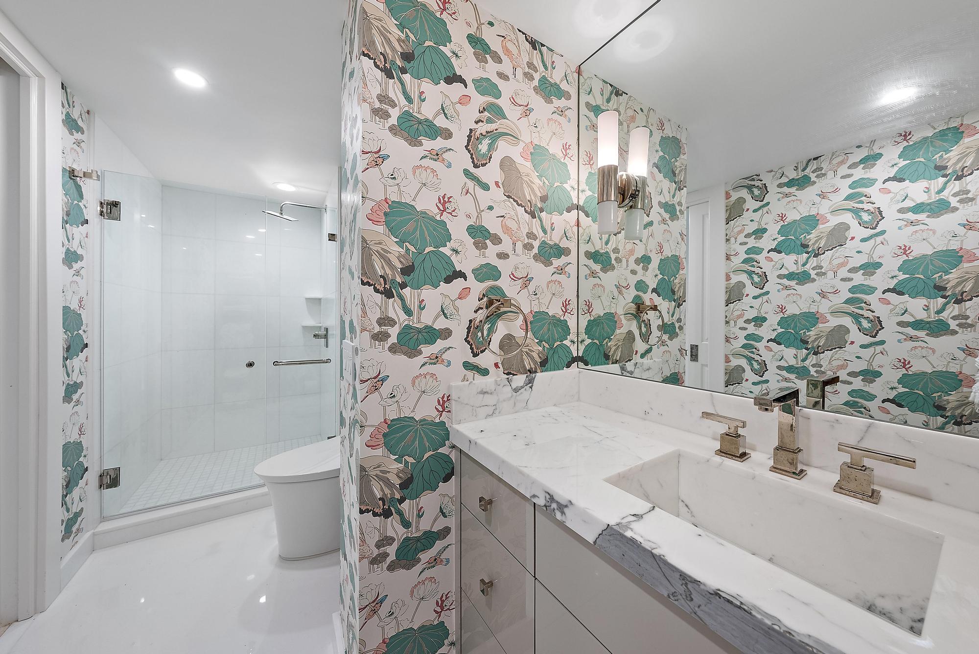 44 Cocoanut Row B310