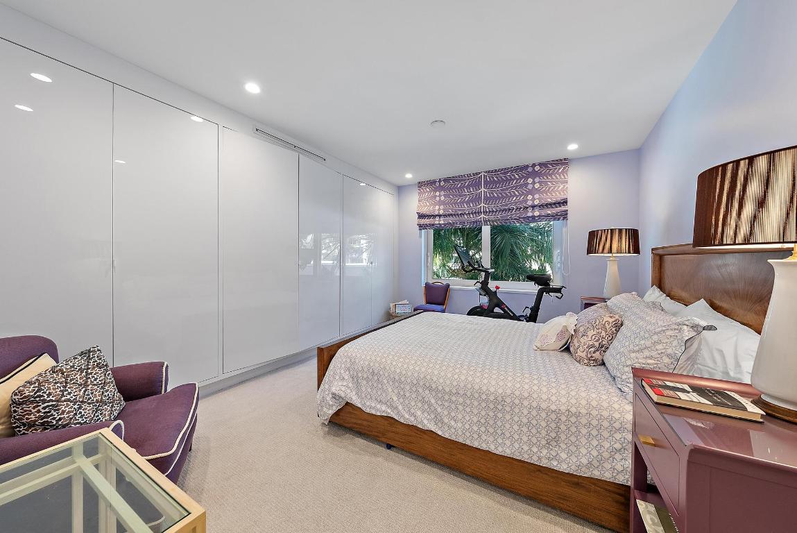 44 Cocoanut Row B310