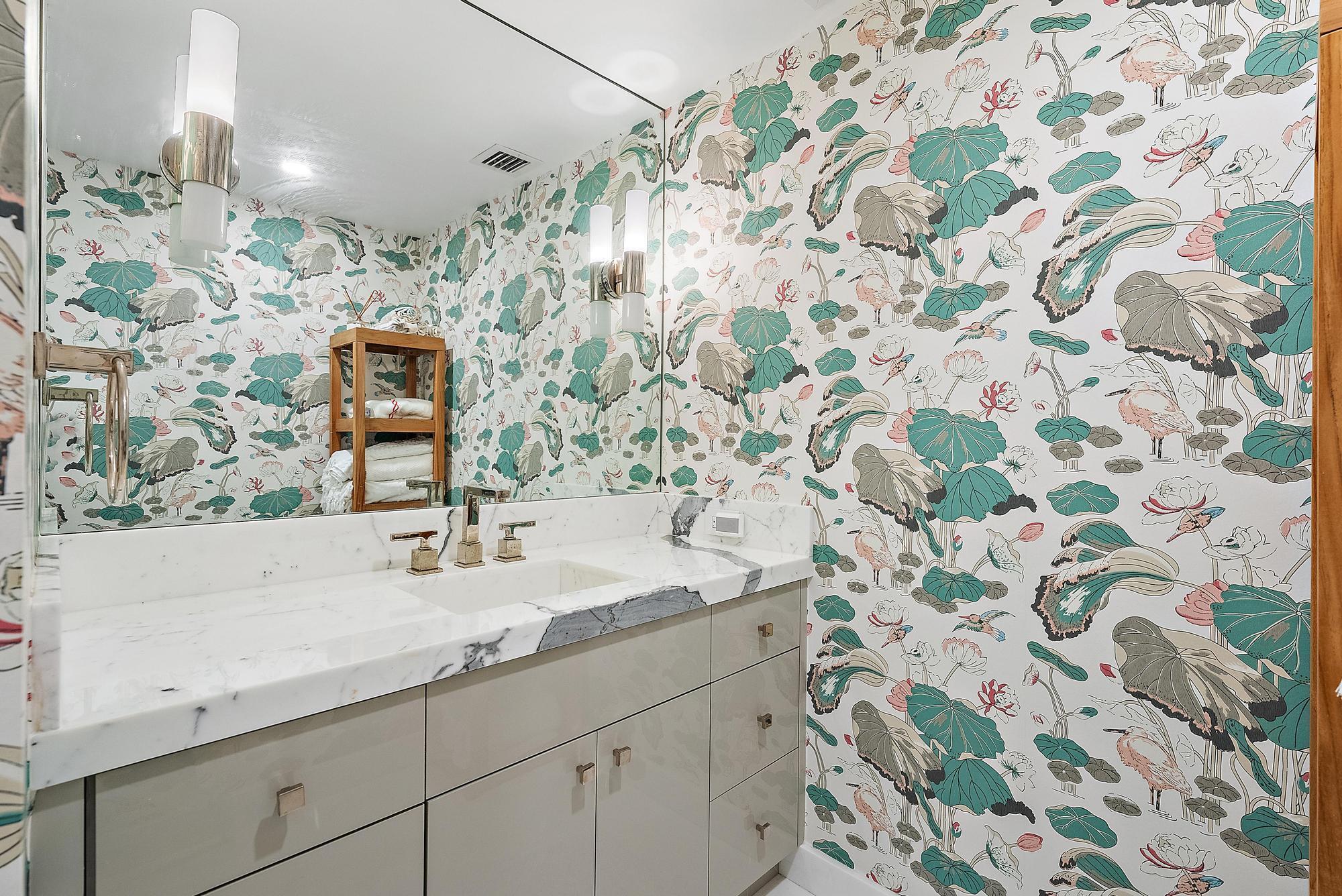 44 Cocoanut Row B310