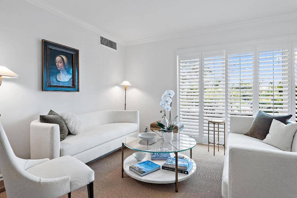 44 Cocoanut Row 124 B