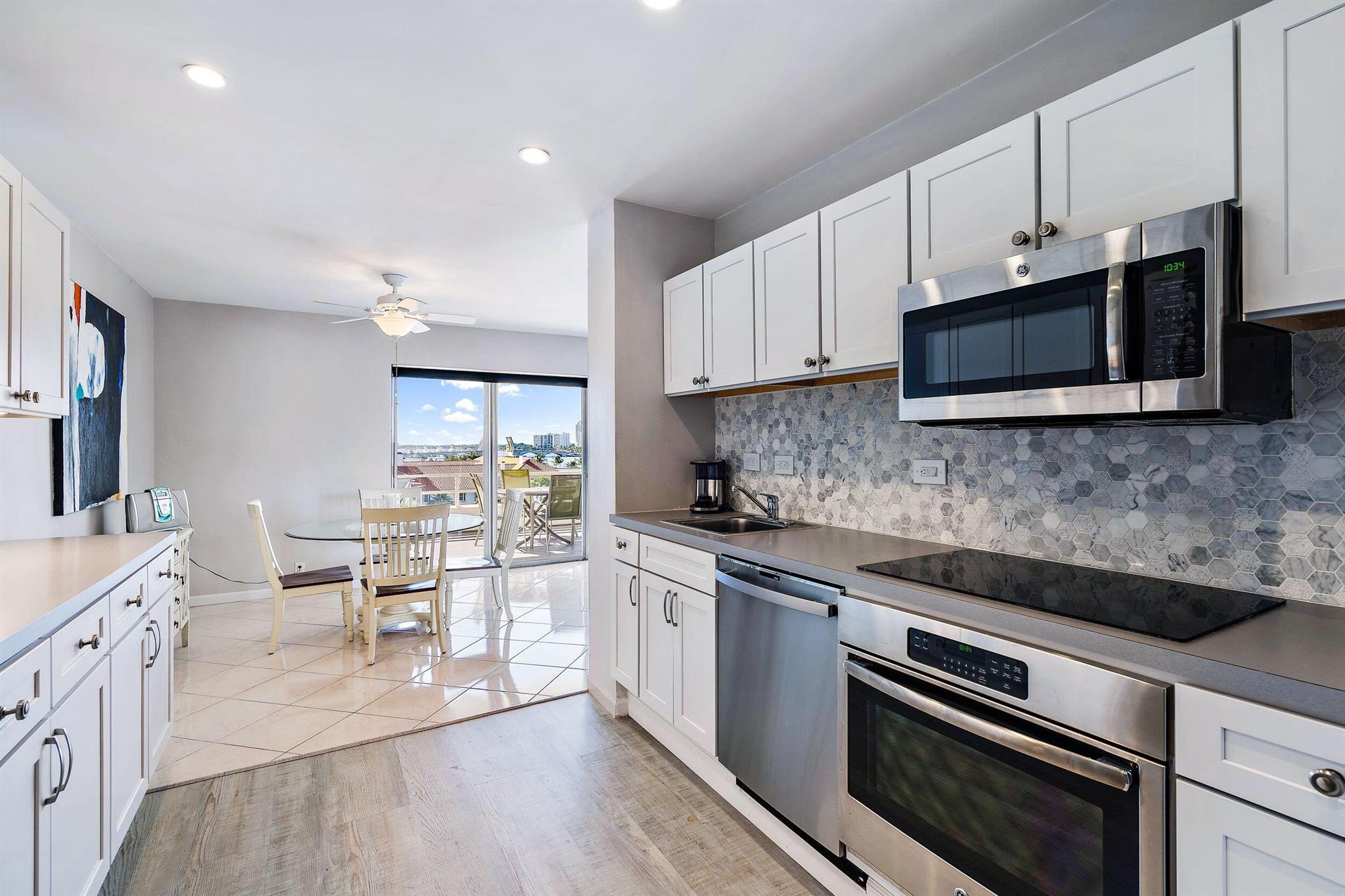 44 Cocoanut Row 626b