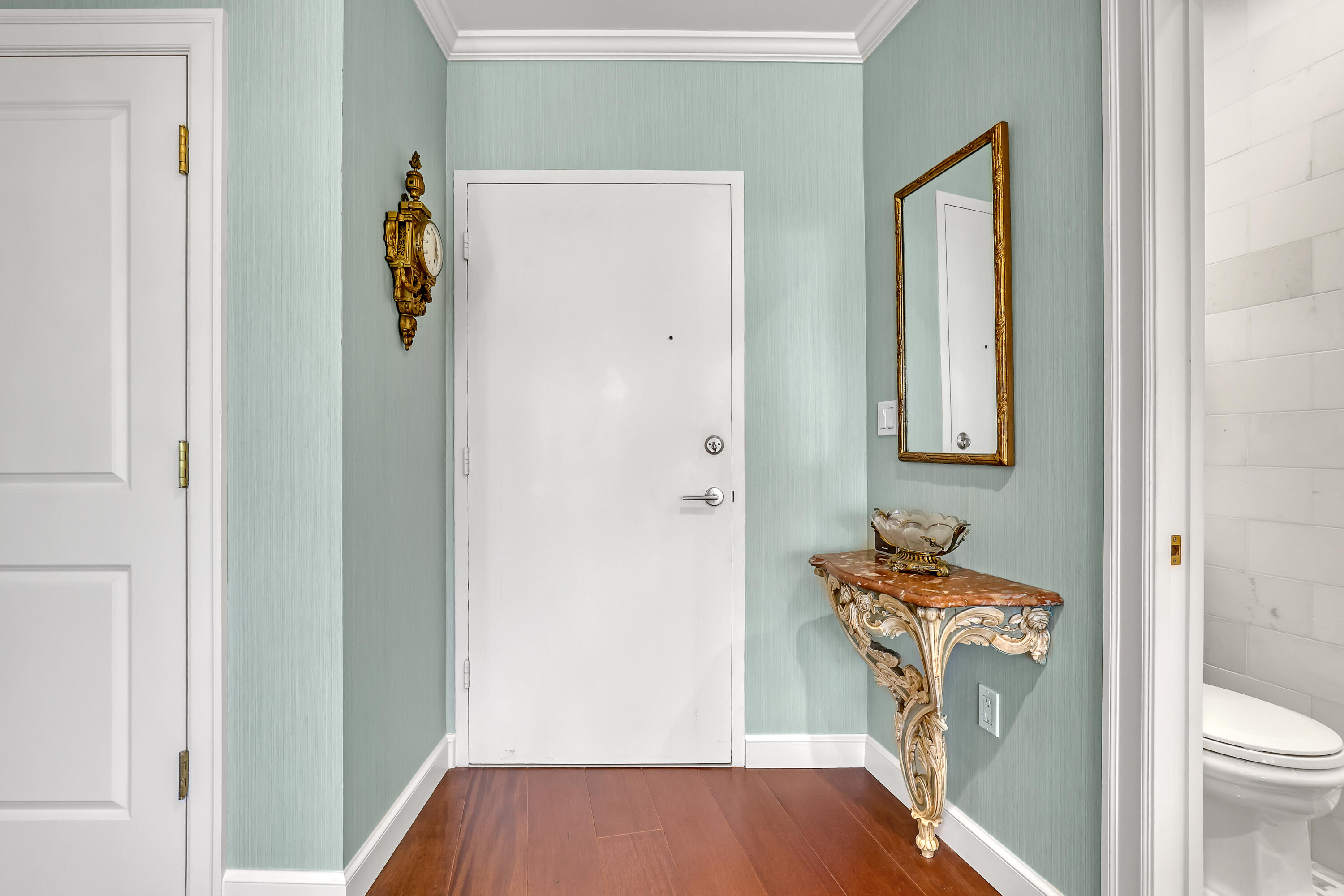 44 Cocoanut Row 302 B