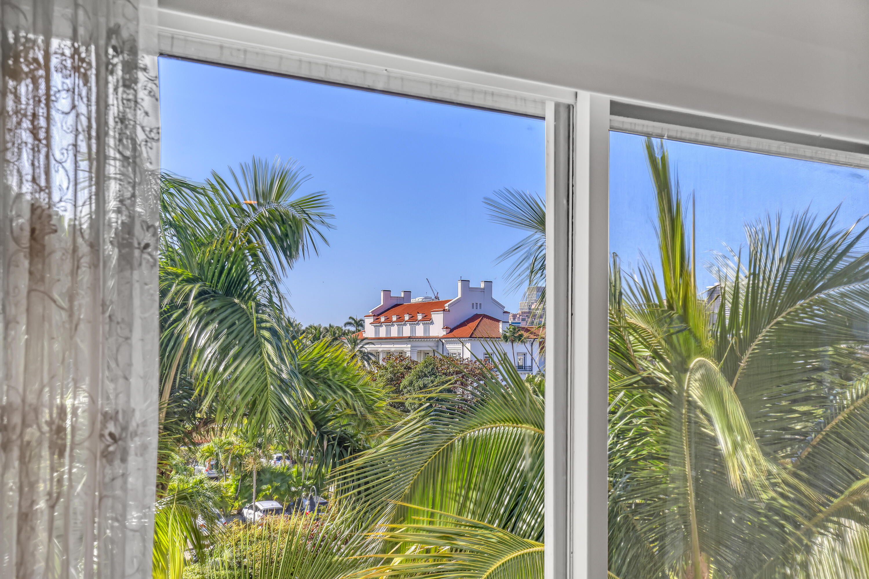 44 Cocoanut Row 302 B