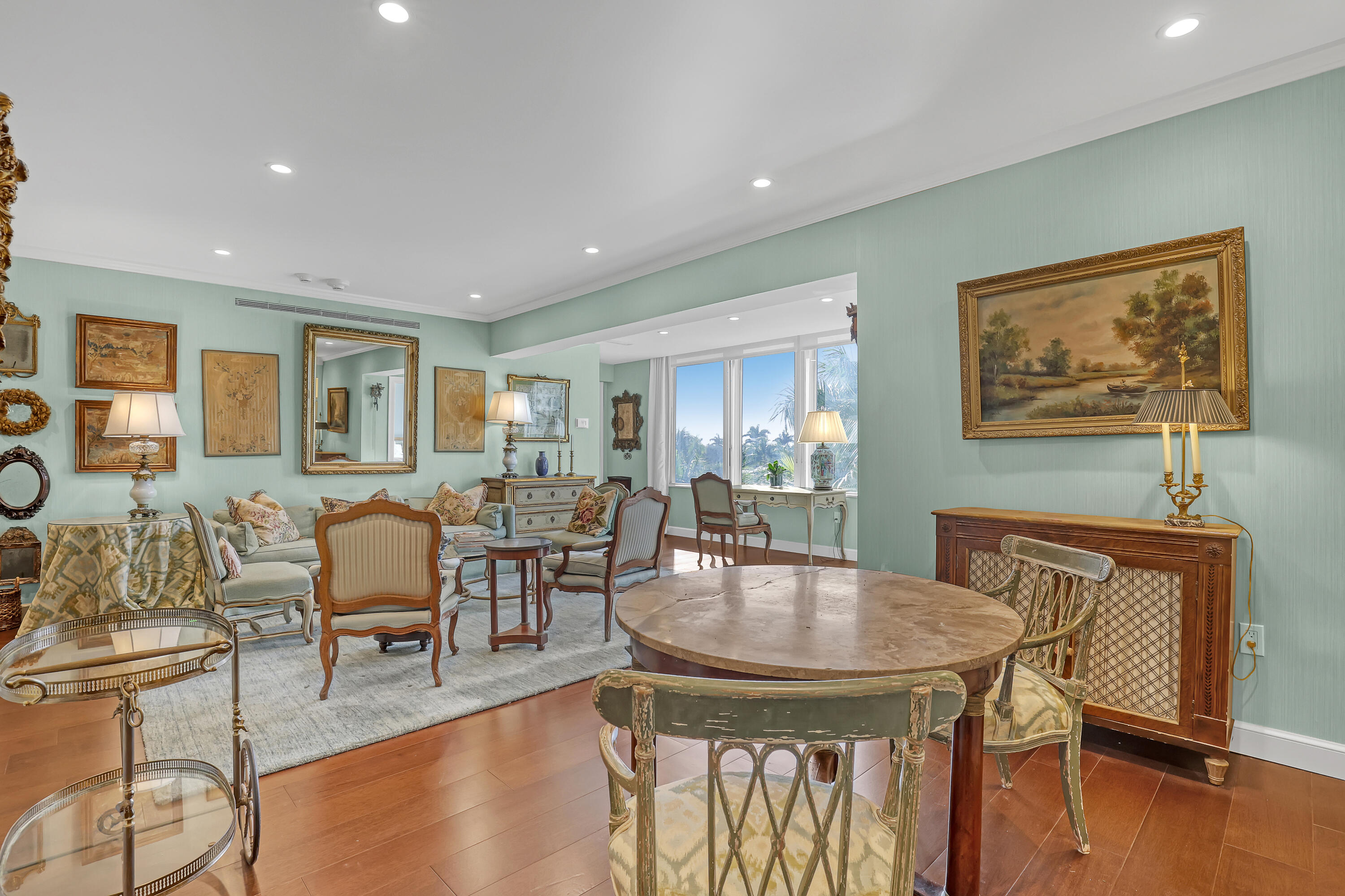 44 Cocoanut Row 302 B