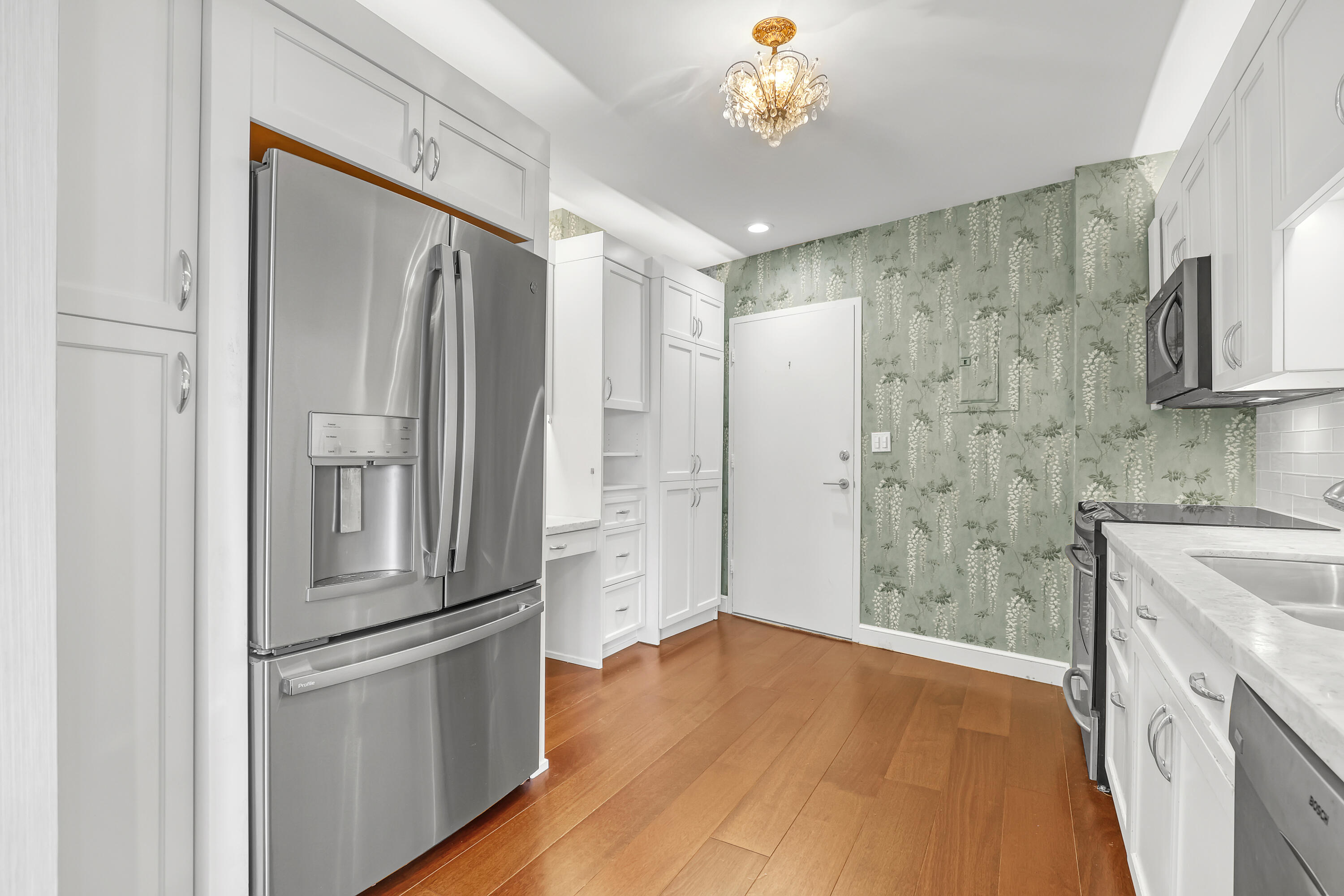 44 Cocoanut Row 302 B