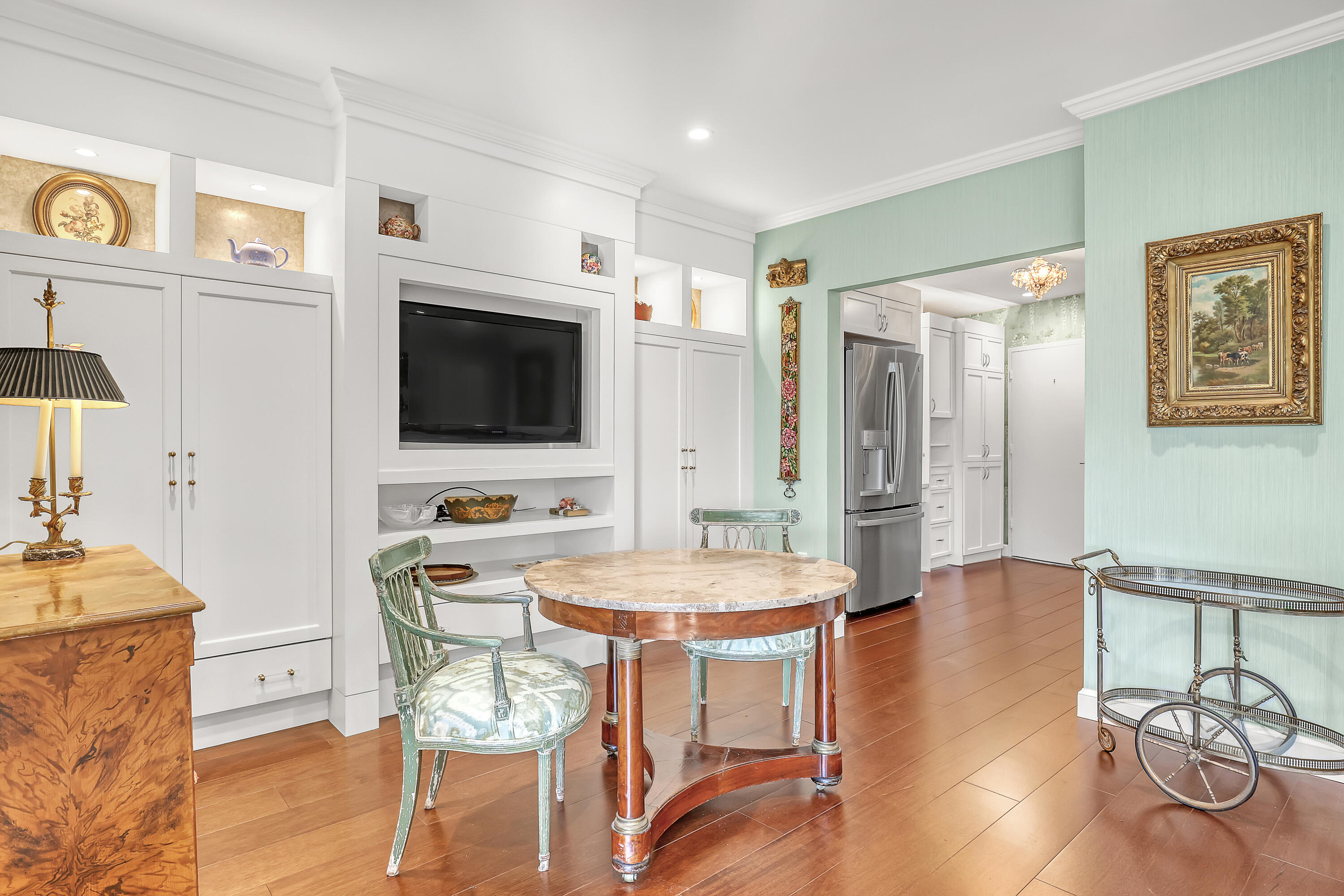 44 Cocoanut Row 302 B