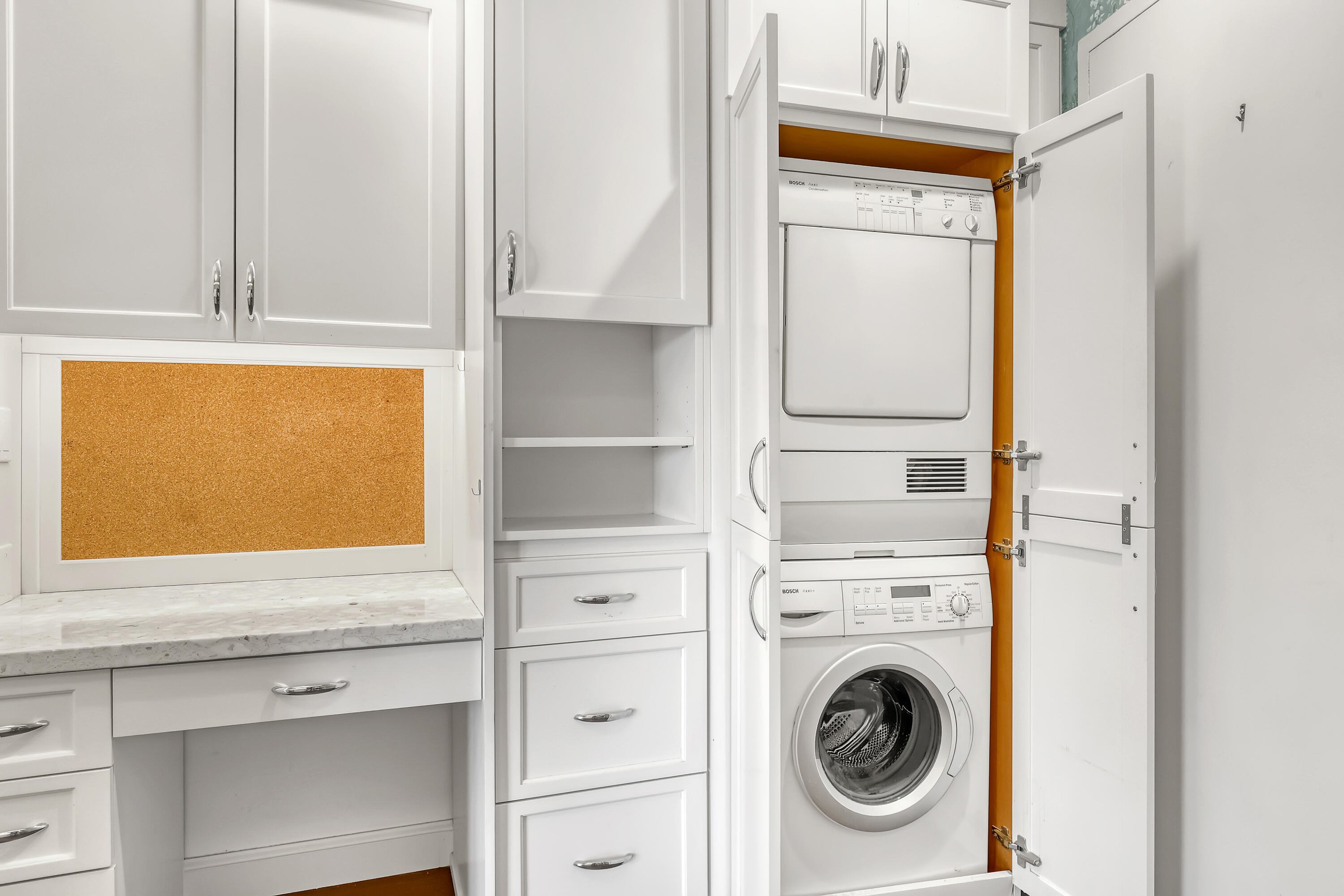 44 Cocoanut Row 302 B