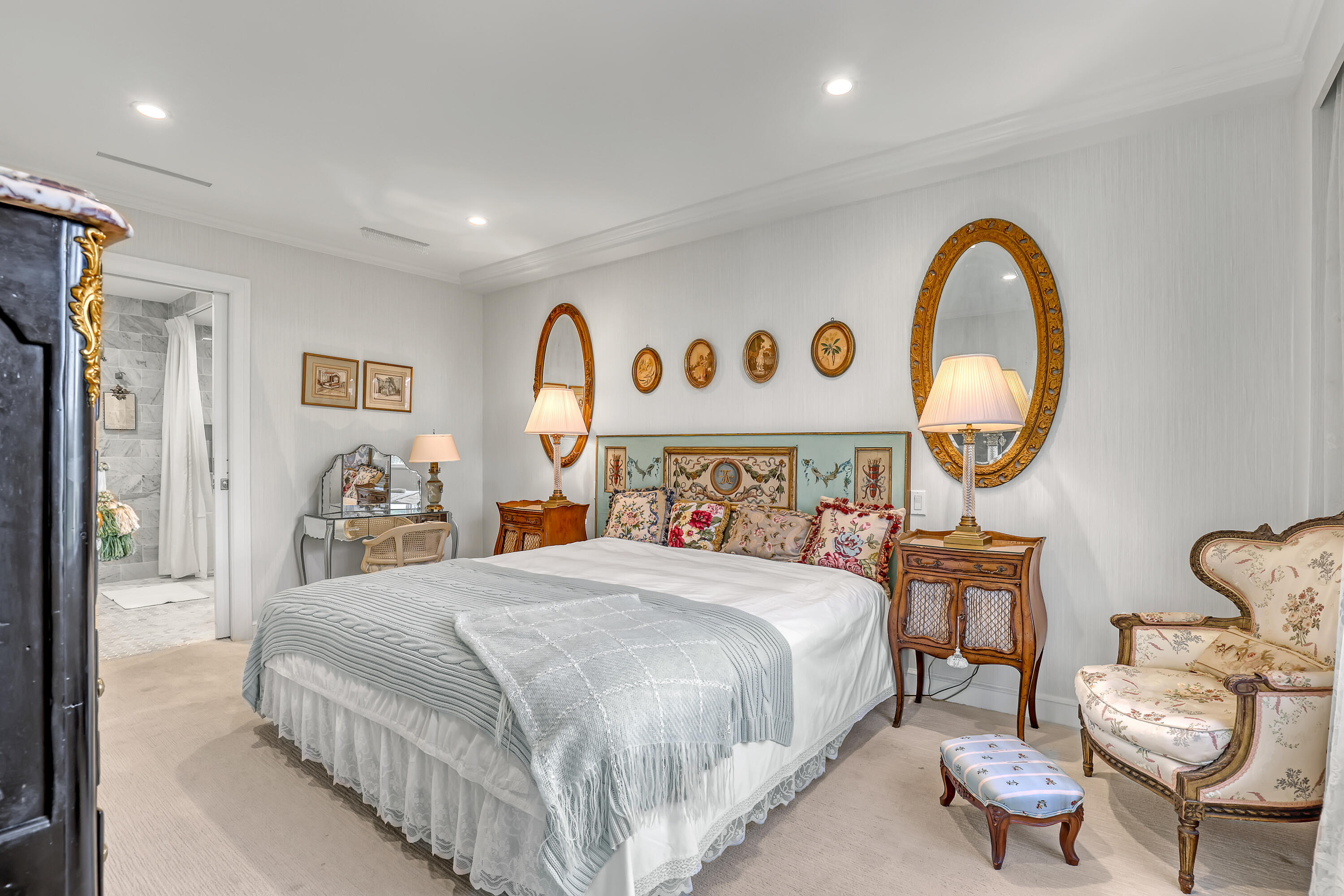 44 Cocoanut Row 302 B