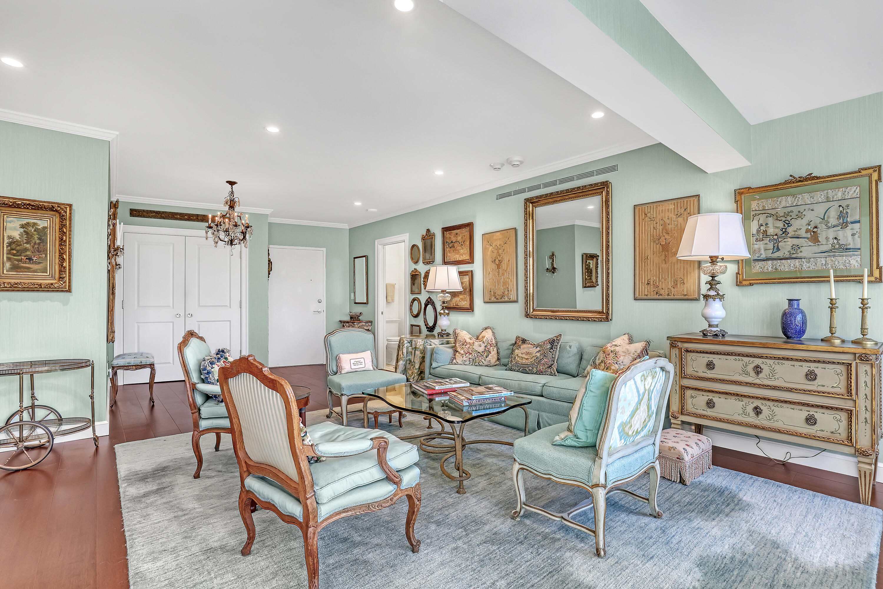 44 Cocoanut Row 302 B