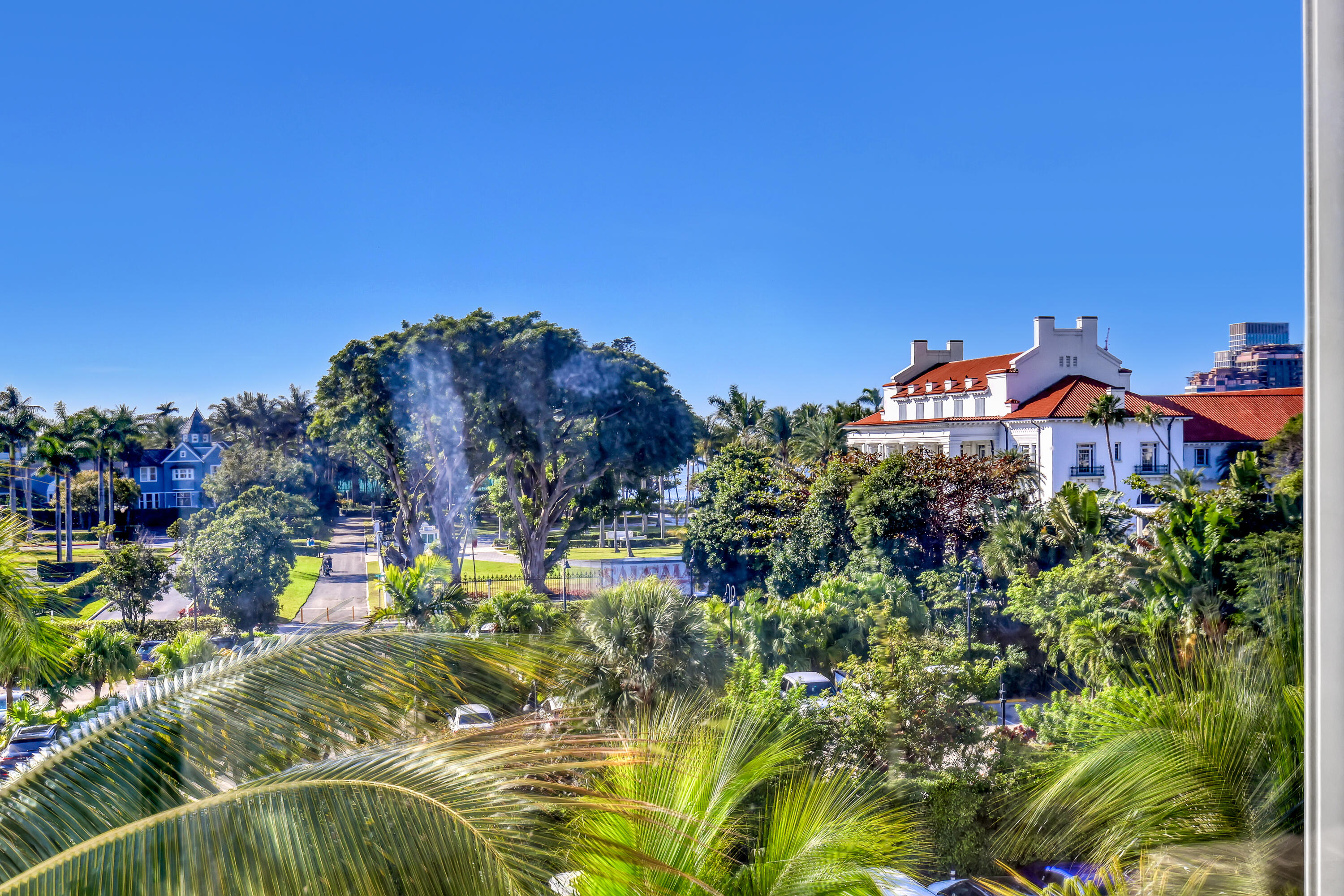 44 Cocoanut Row 302 B