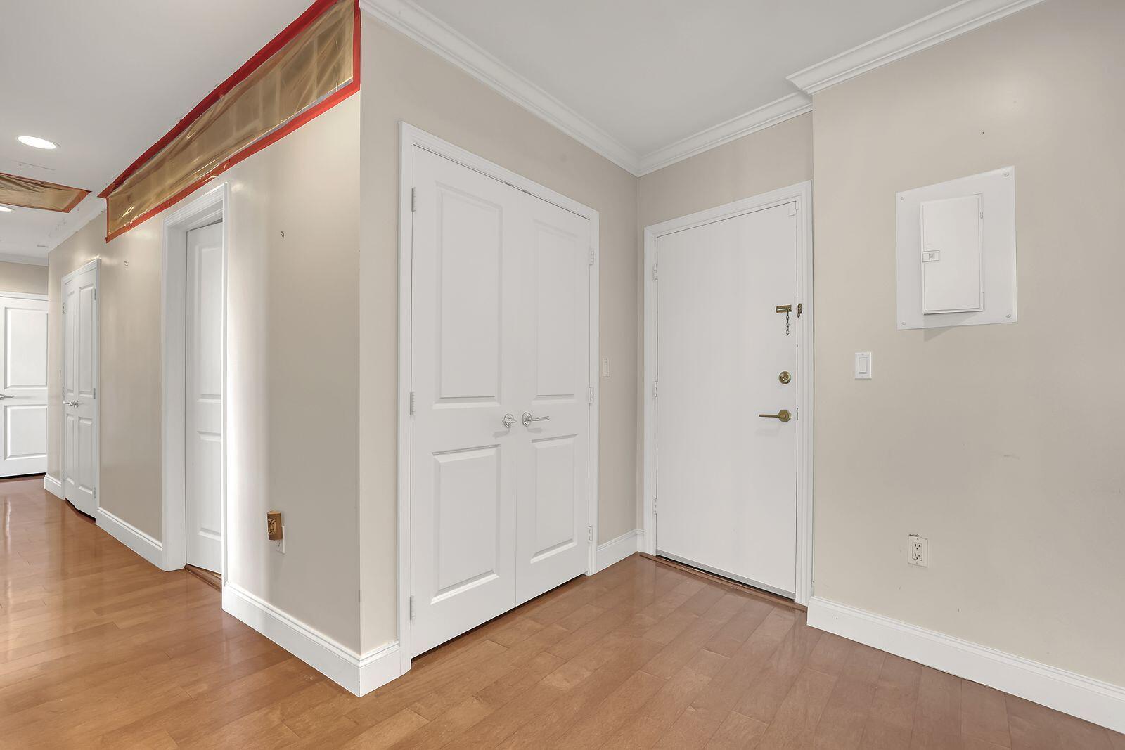 44 Cocoanut Row 420/421 A