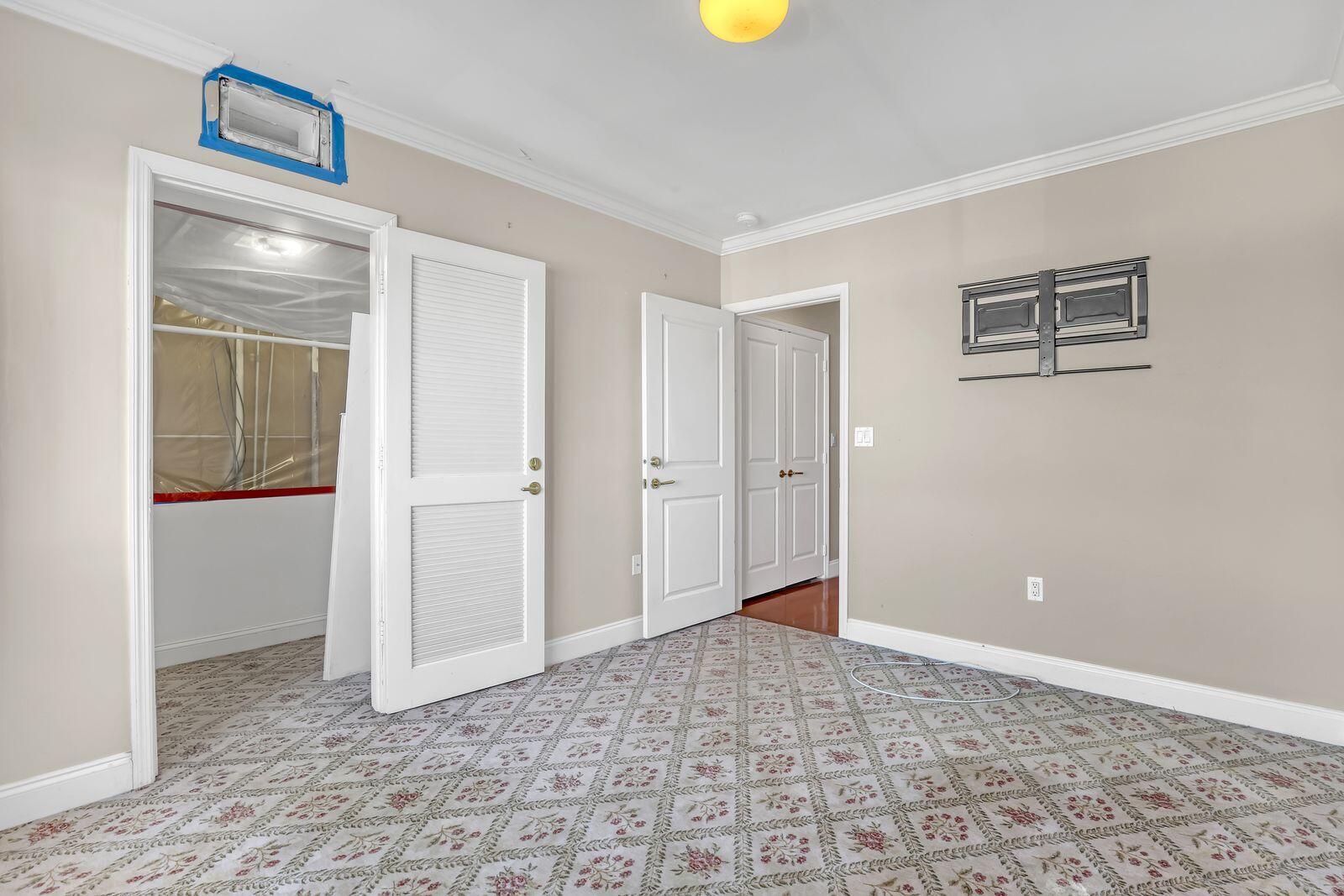 44 Cocoanut Row 420/421 A