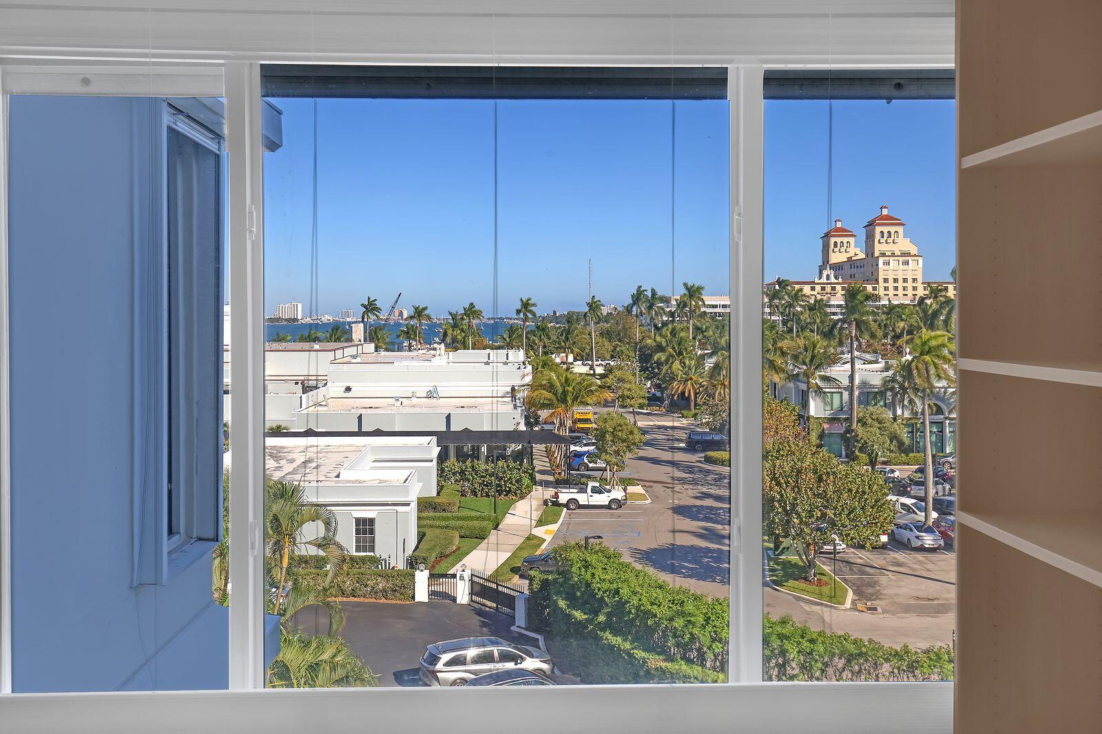 44 Cocoanut Row 420/421 A