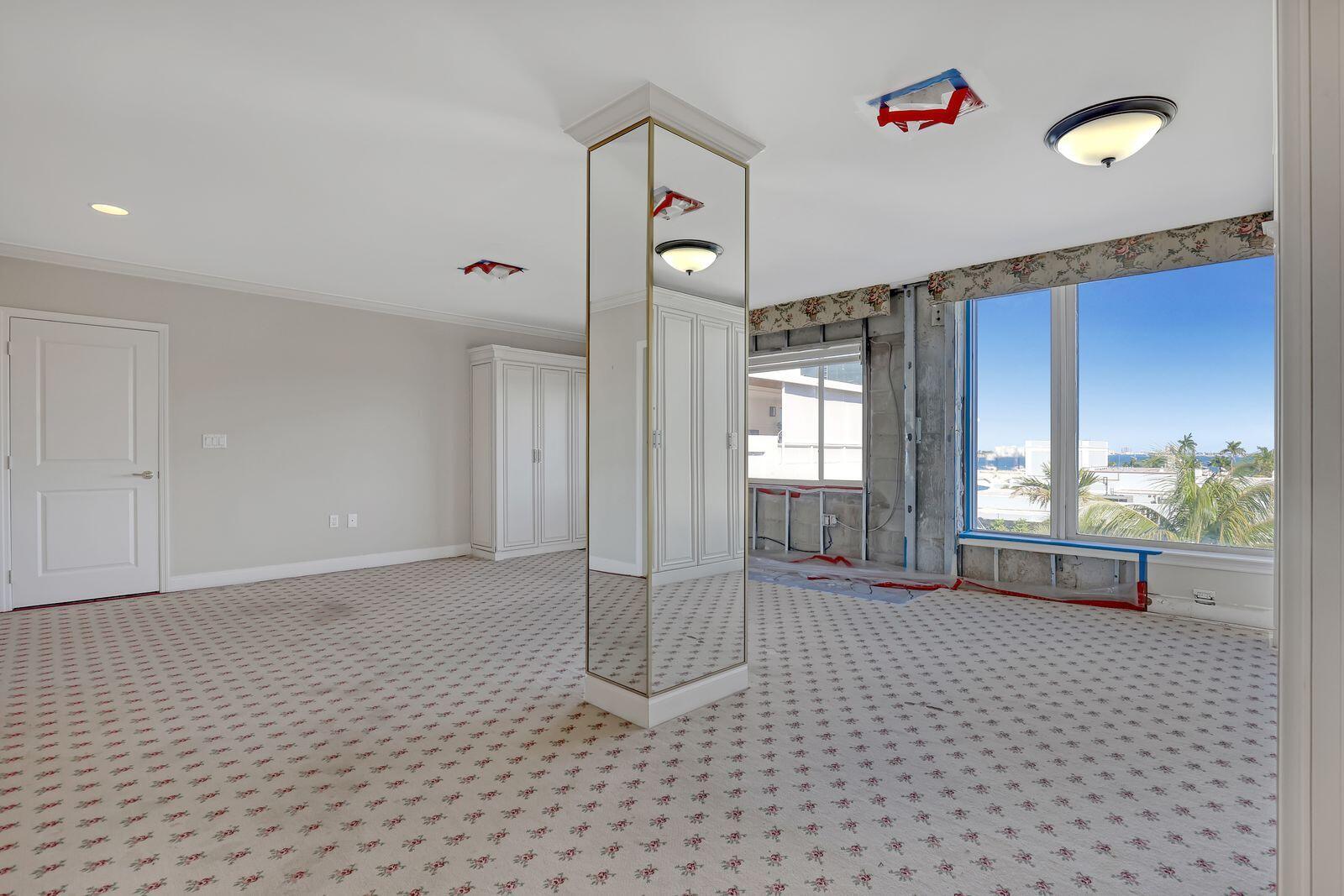 44 Cocoanut Row 420/421 A