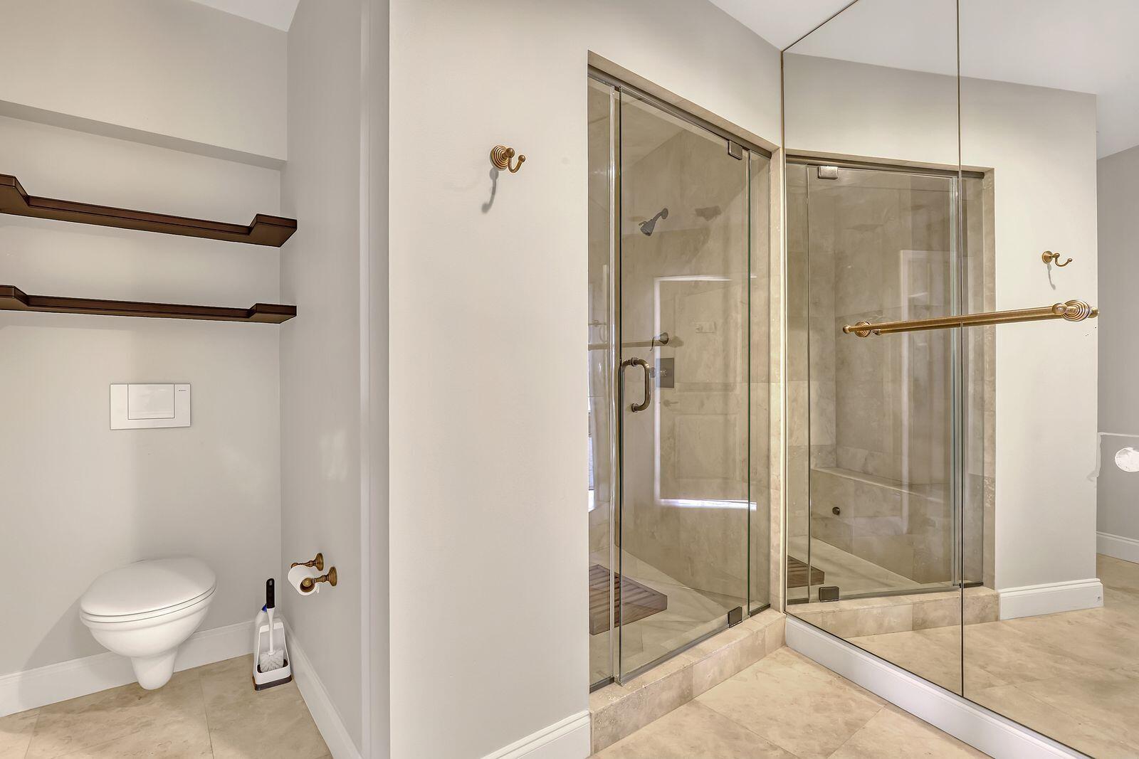 44 Cocoanut Row 420/421 A