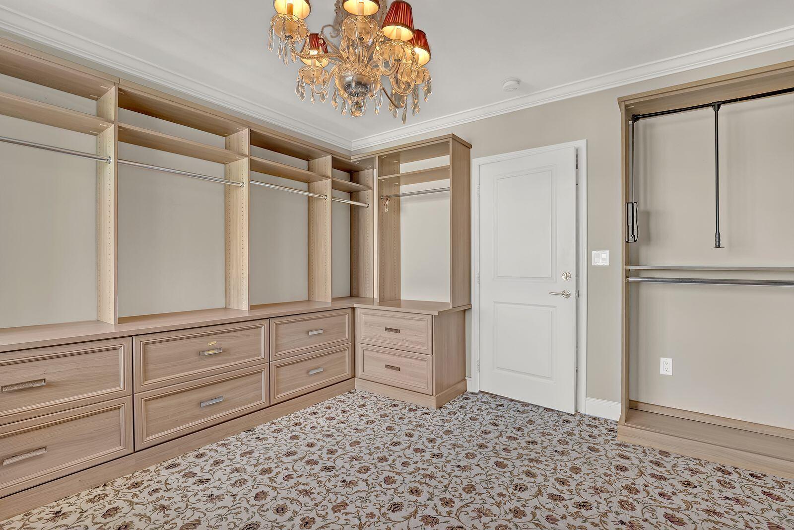 44 Cocoanut Row 420/421 A