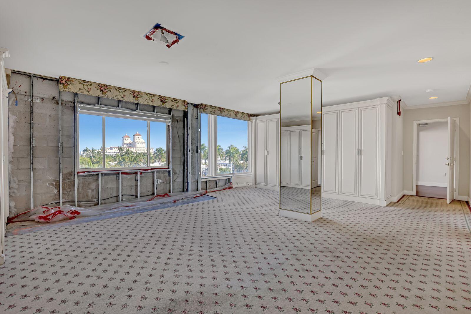 44 Cocoanut Row 420/421 A