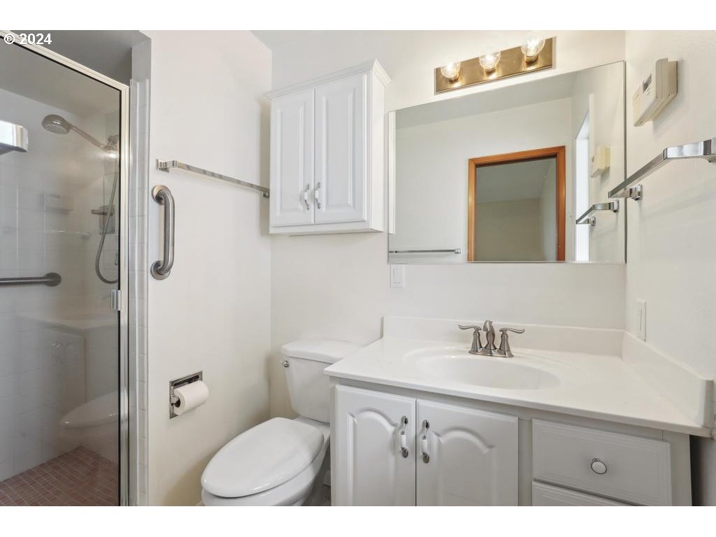 15795 SW QUEEN VICTORIA PL