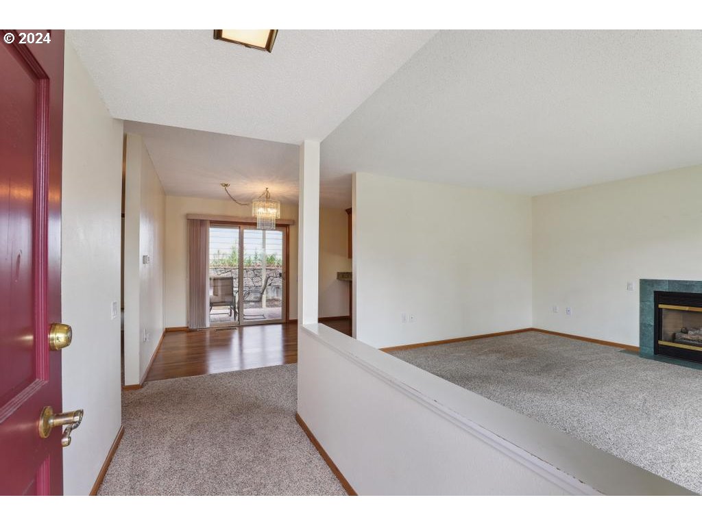 15795 SW QUEEN VICTORIA PL