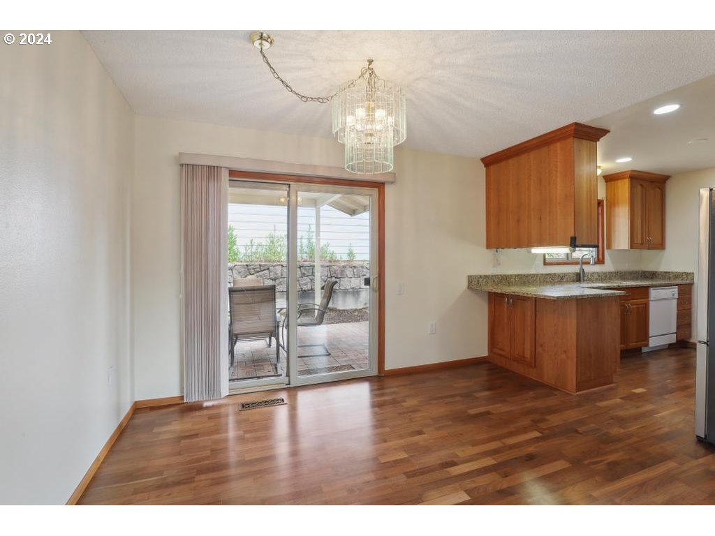 15795 SW QUEEN VICTORIA PL