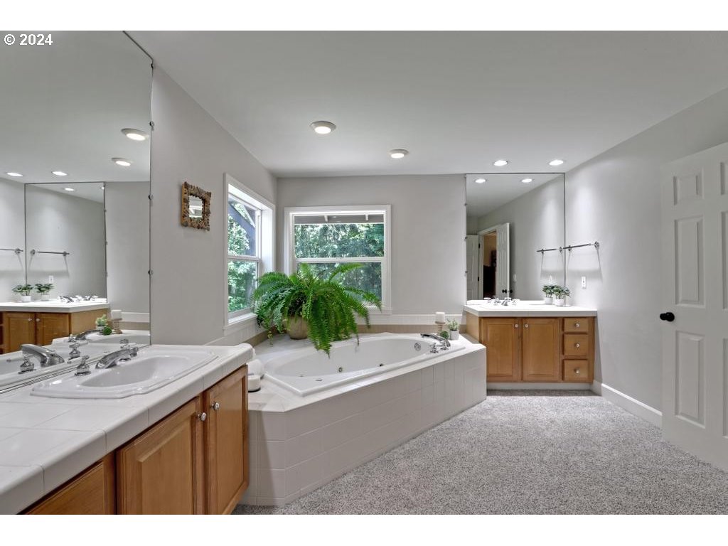 10416 NW BARCLAY TER