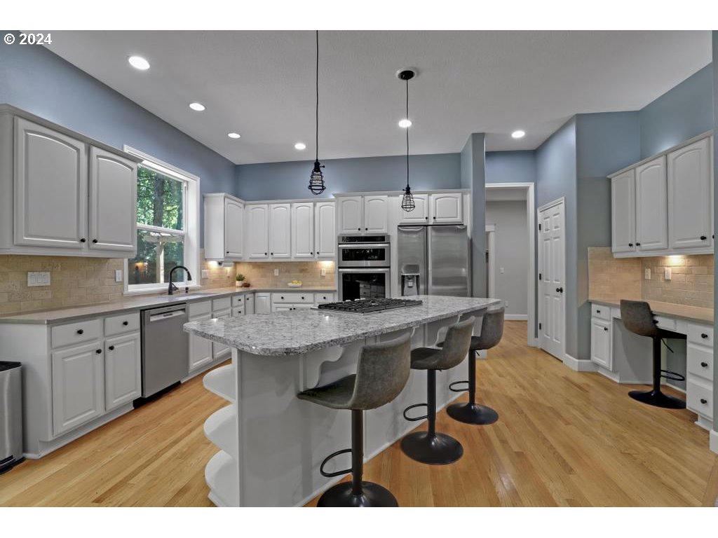 10416 NW BARCLAY TER