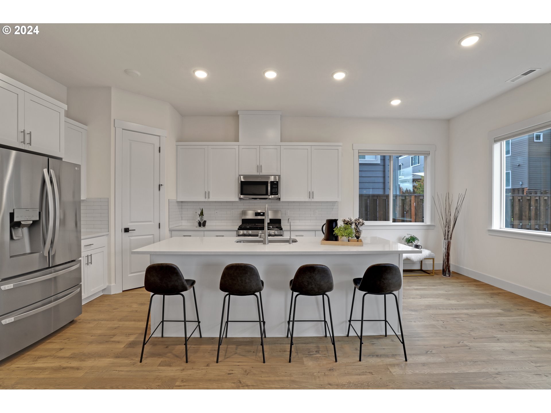 16698 SW SUNSHINE COAST ST